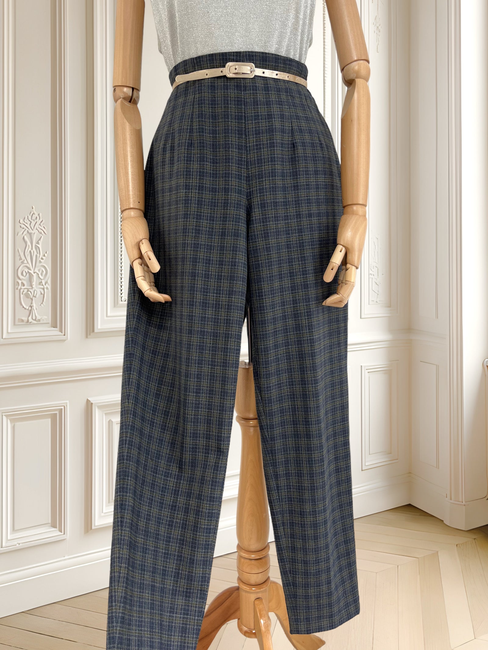 Pantaloni în carouri din amestec de lână pură mărimea S