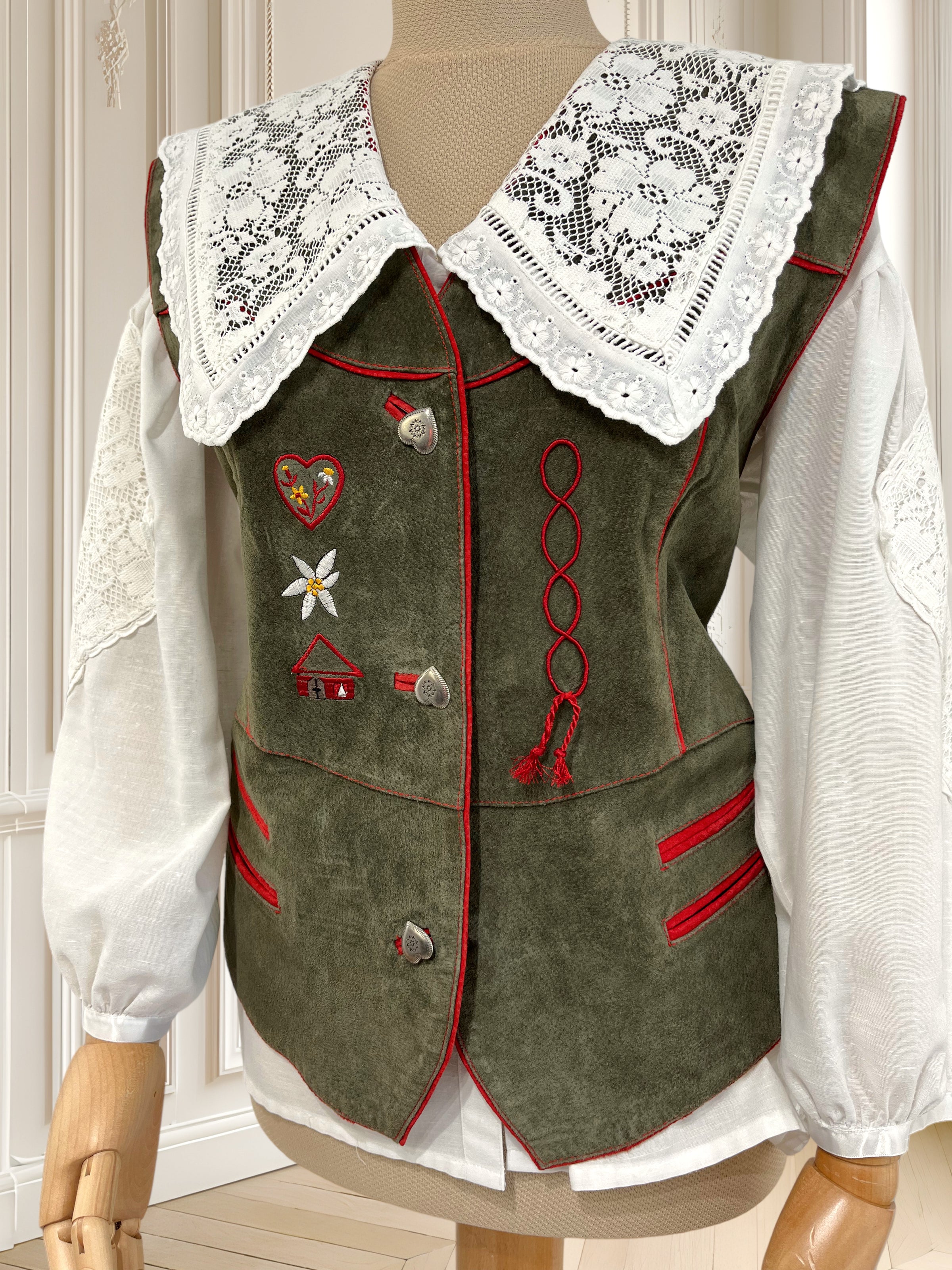 Vestă vintage din piele naturală cu detalii brodate mărimea M