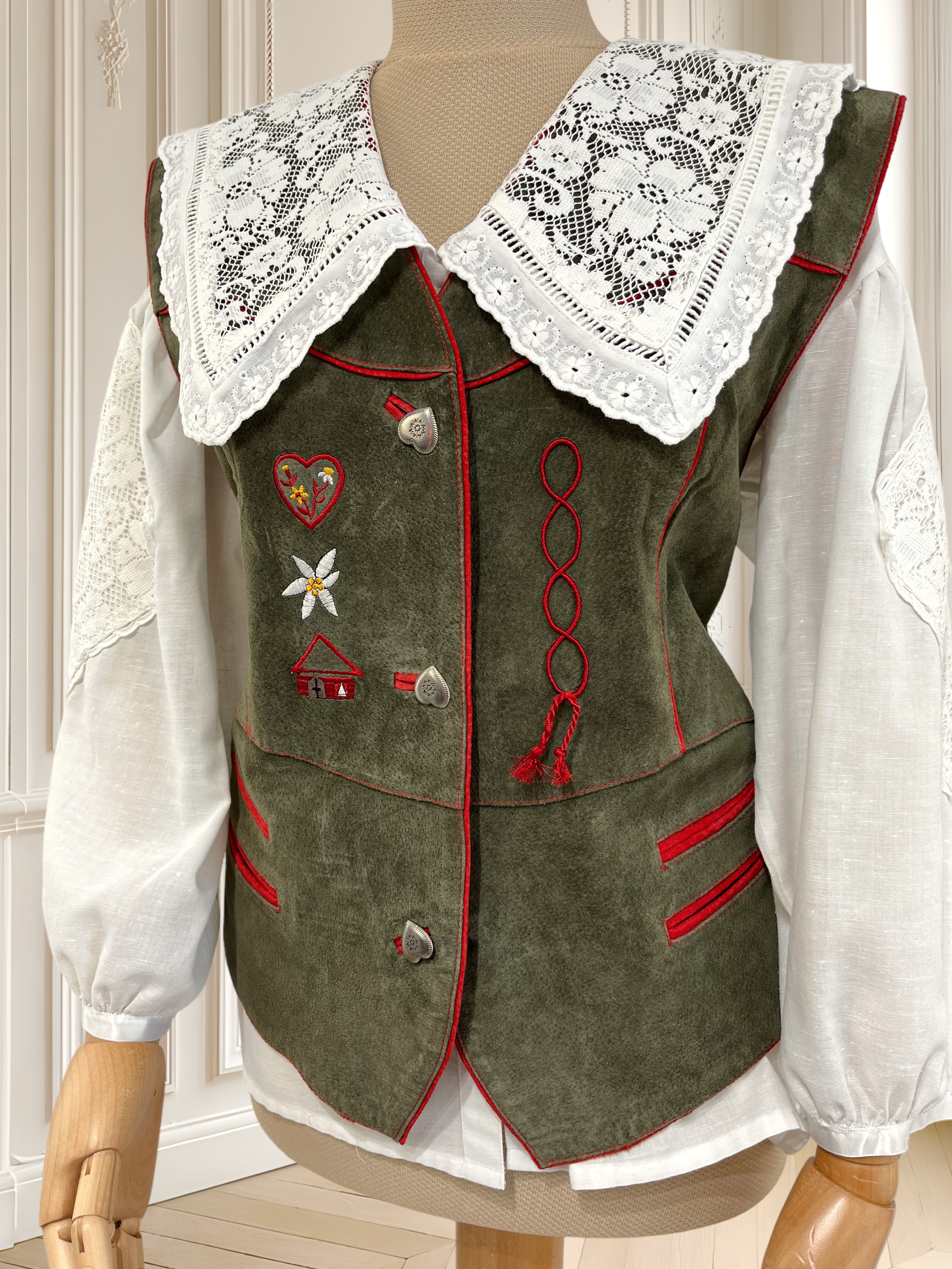 Vestă vintage din piele naturală cu detalii brodate mărimea M