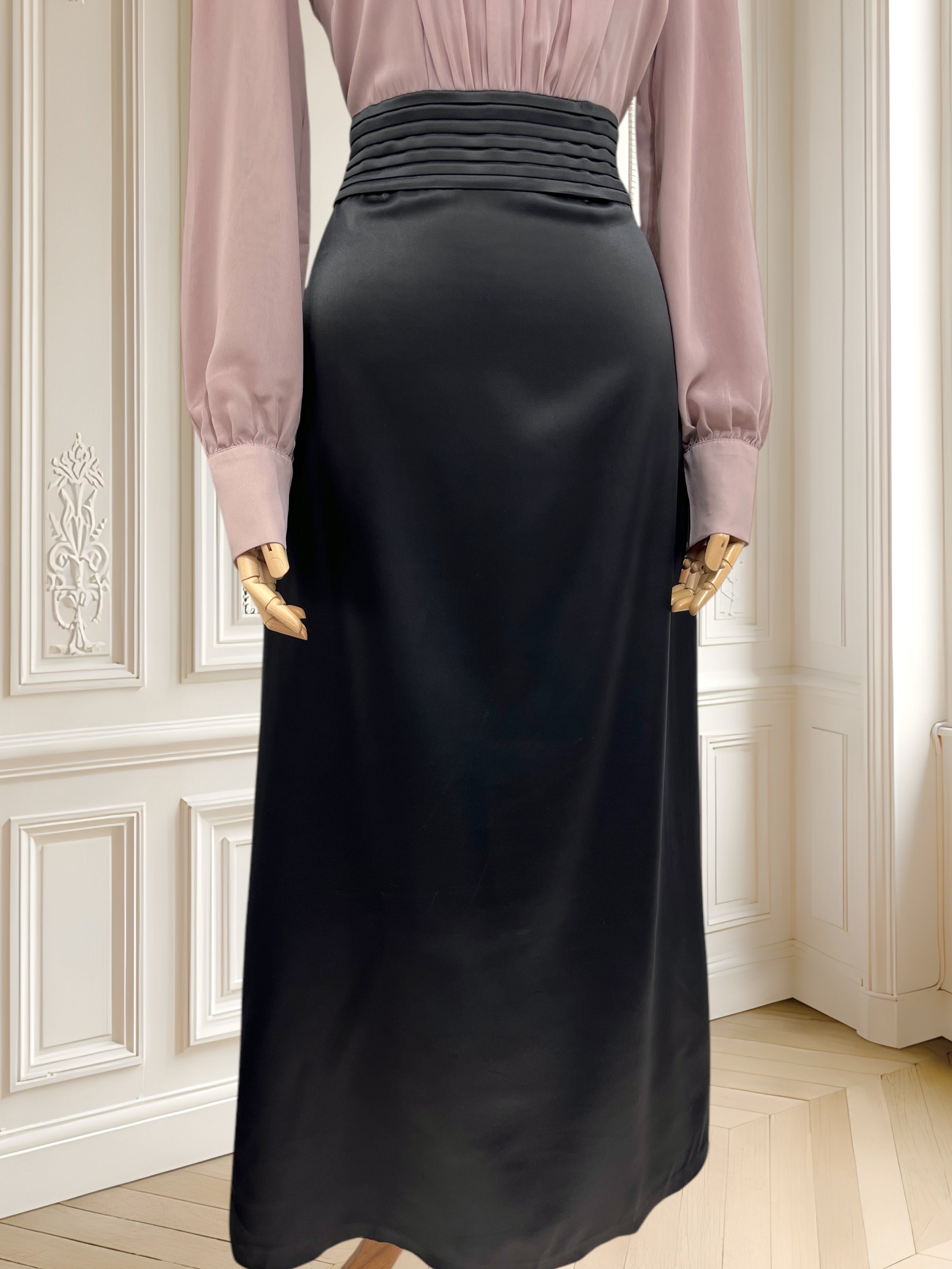 Rochie elegantă satinată mărimea M