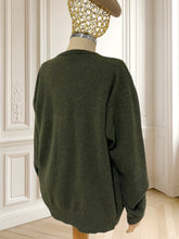 Încarcă imaginea în vizualizatorul Galerie, Pulover vintage din lână mărimea L
