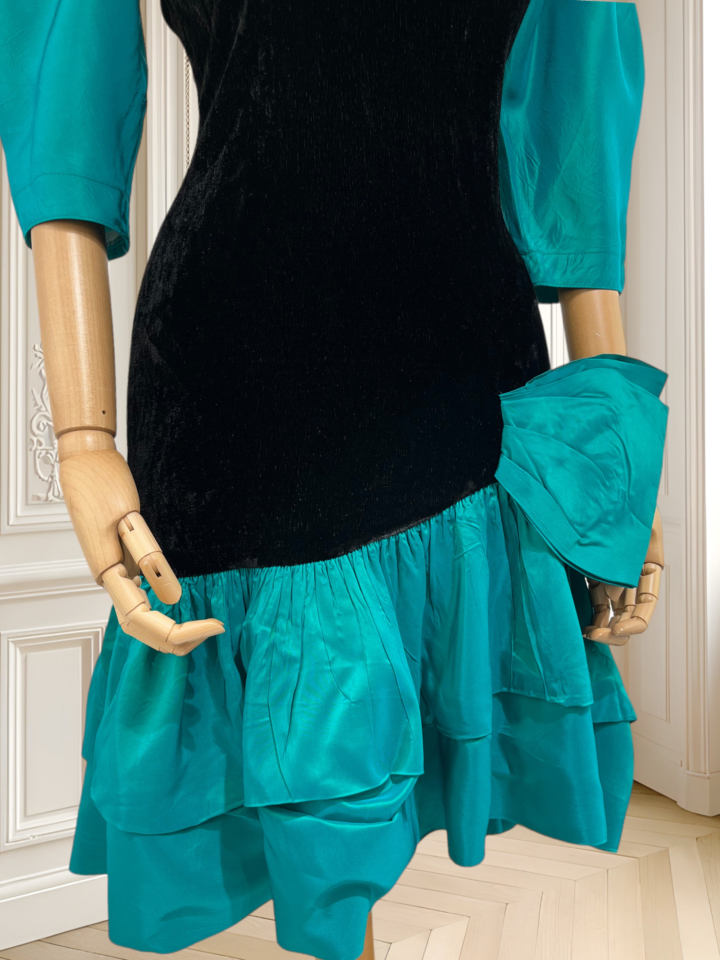 Rochie vintage cu mâneci bufante mărimea S