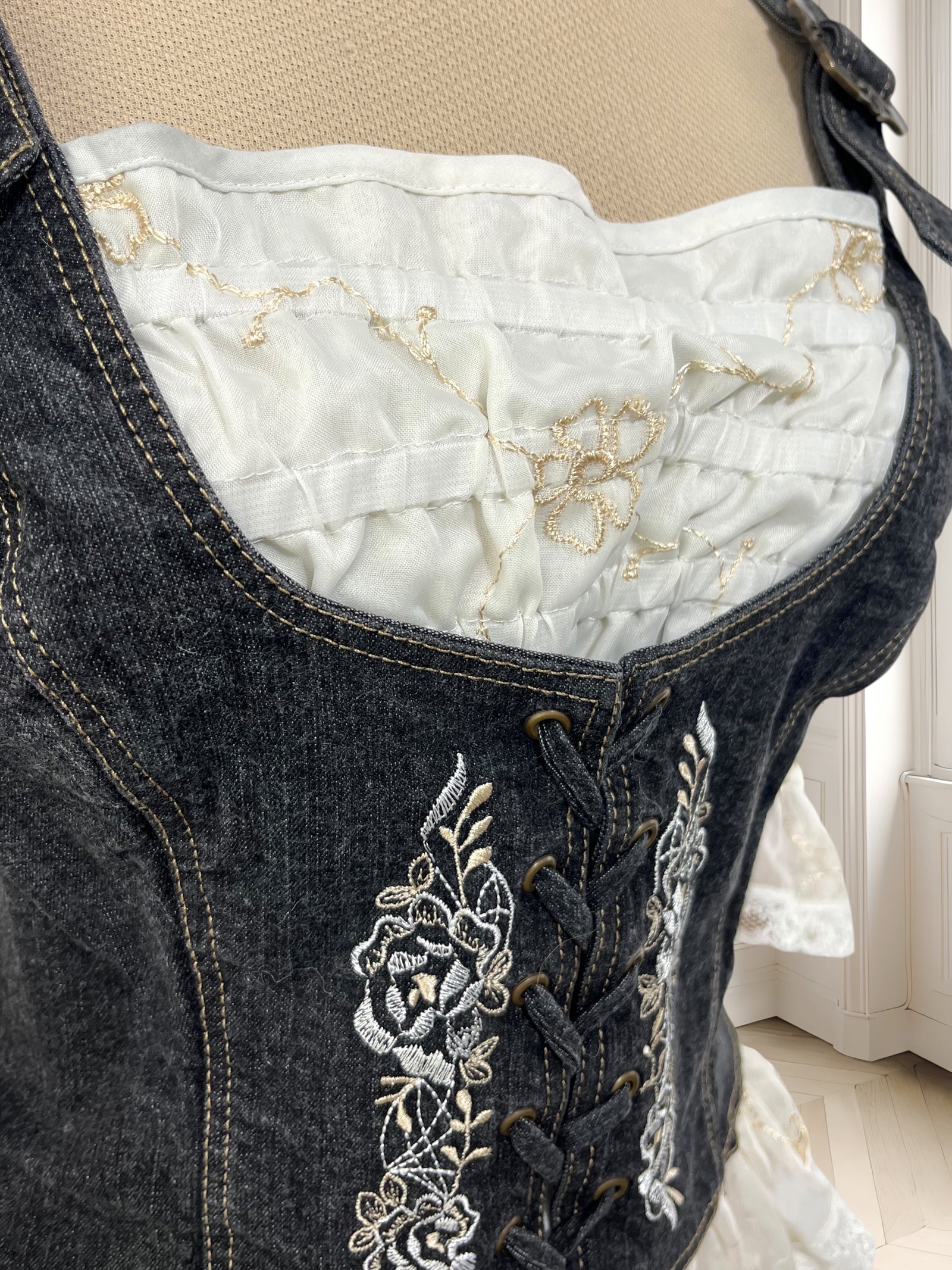 Top vintage din denim cu inserții de dantelă mărimea L