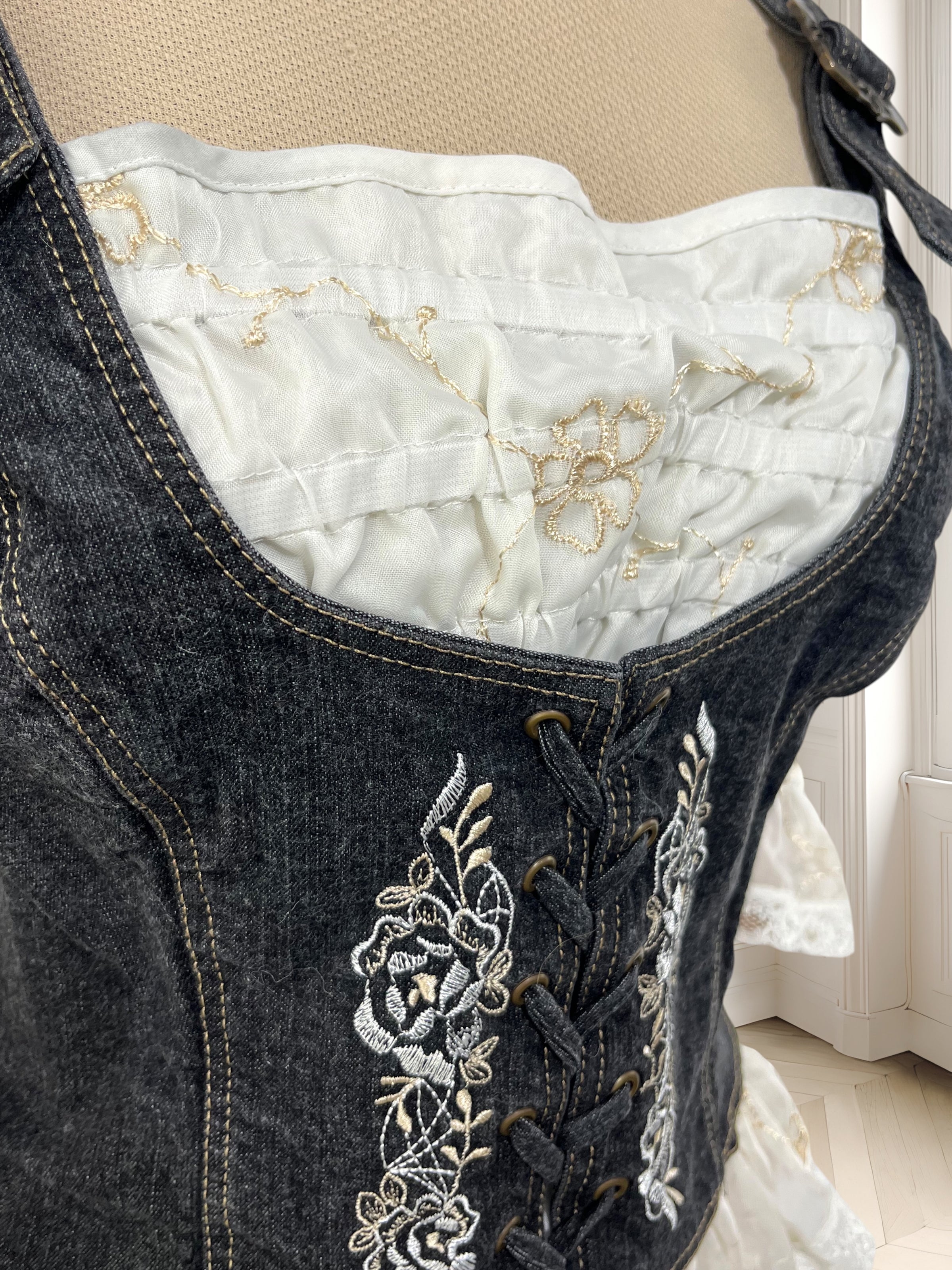 Top vintage din denim cu inserții de dantelă mărimea L