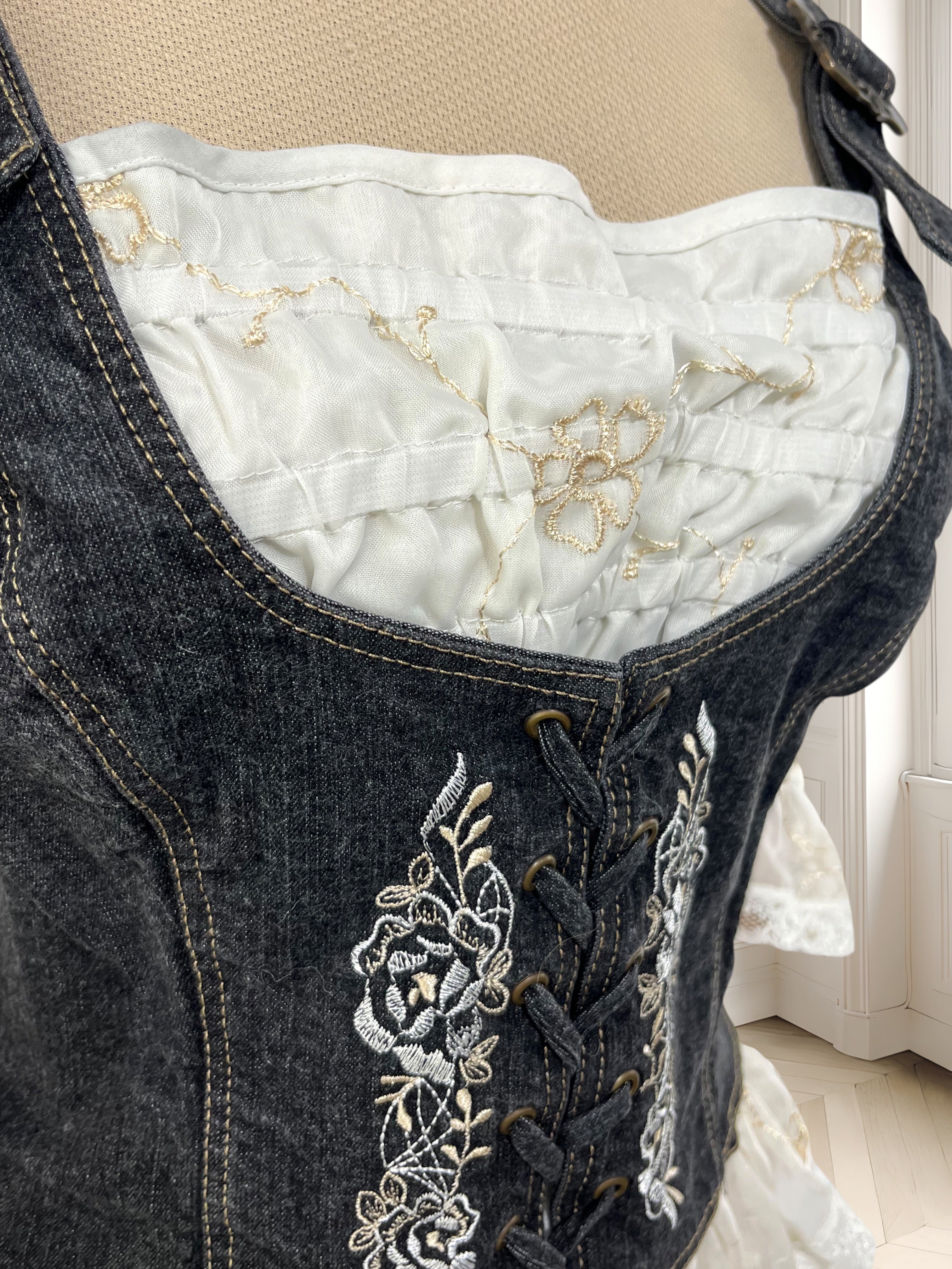 Top vintage din denim cu inserții de dantelă mărimea L