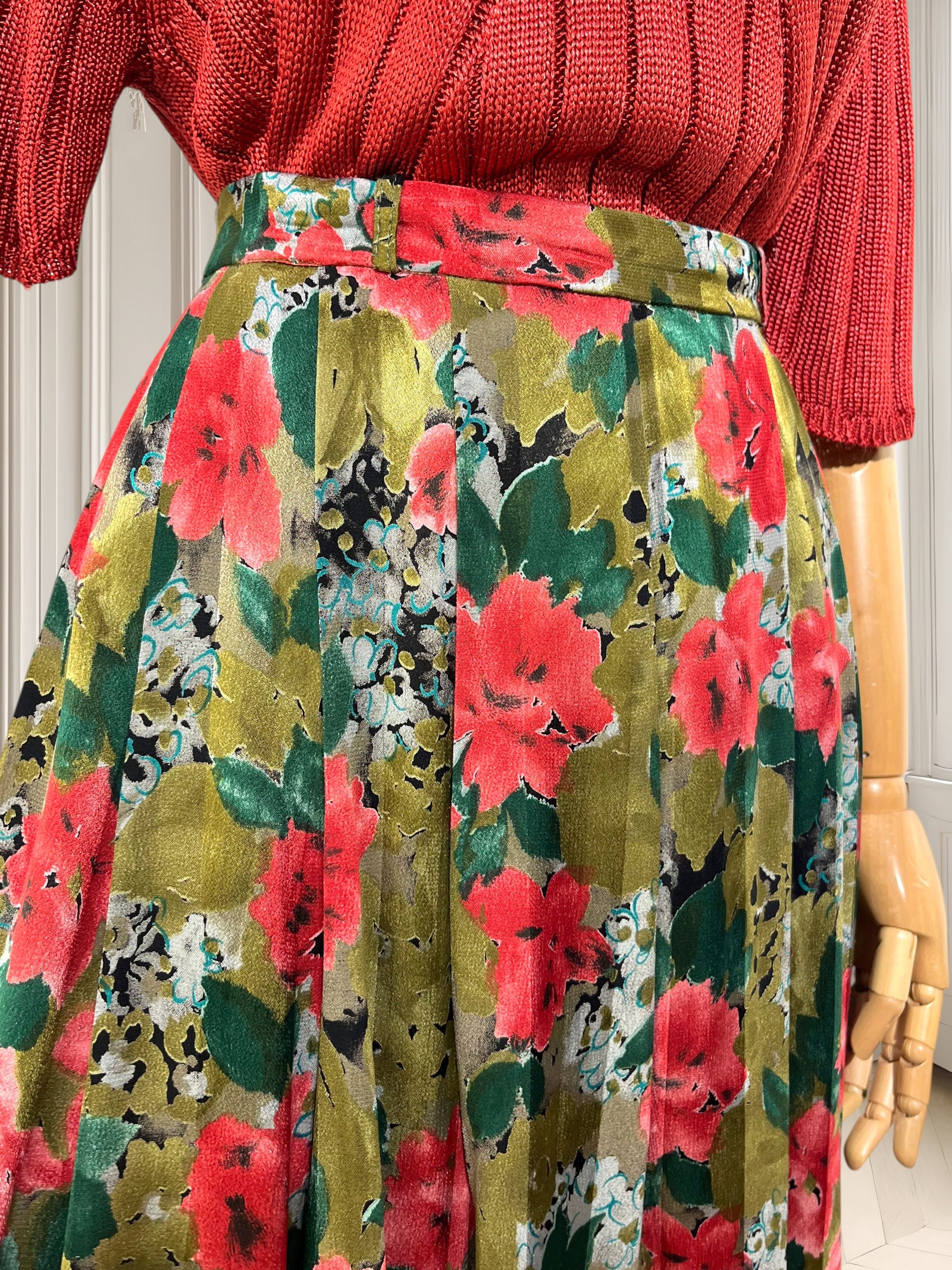 Fustă plisată din vâscoză mărimea M