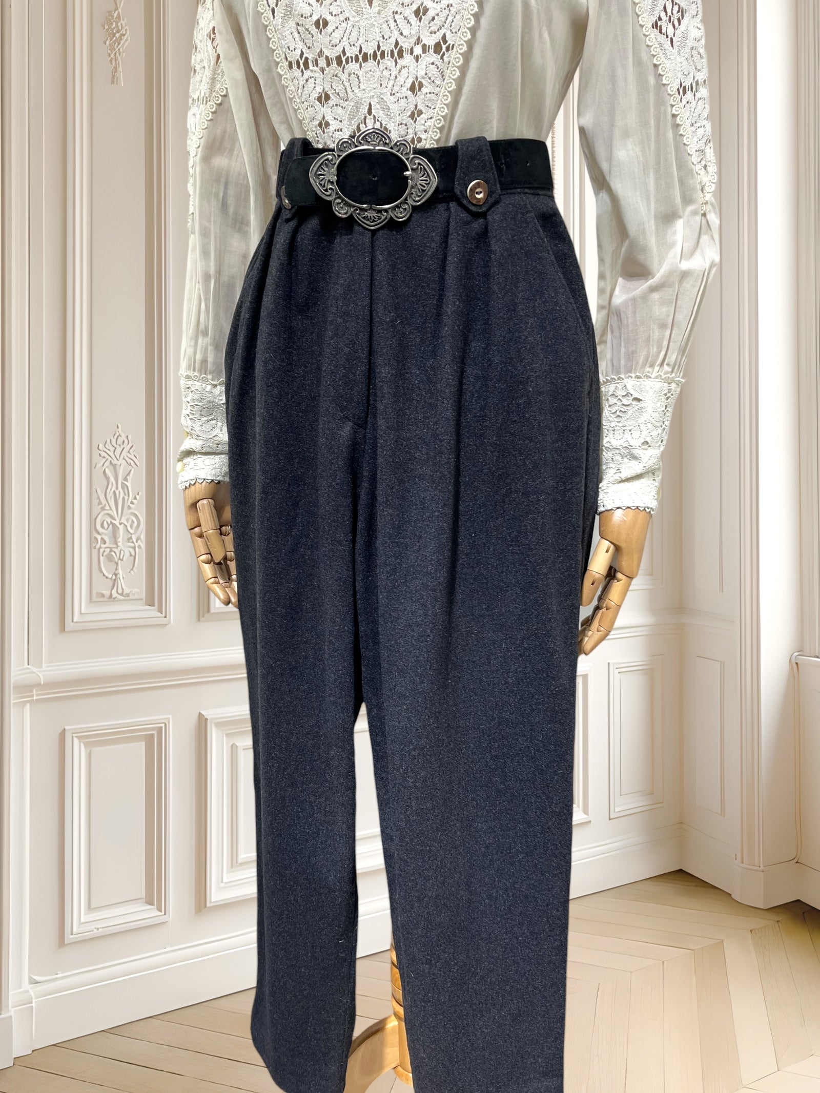 Pantaloni vintage din lână potriviți pentru S/M