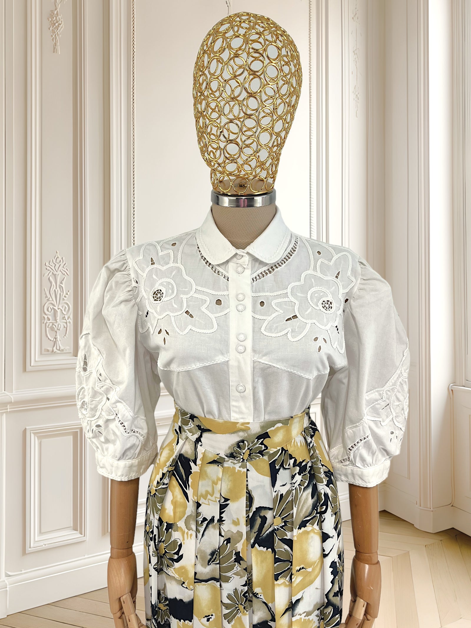 Cămașă vintage albă cu broderie potrivită pentru M/L