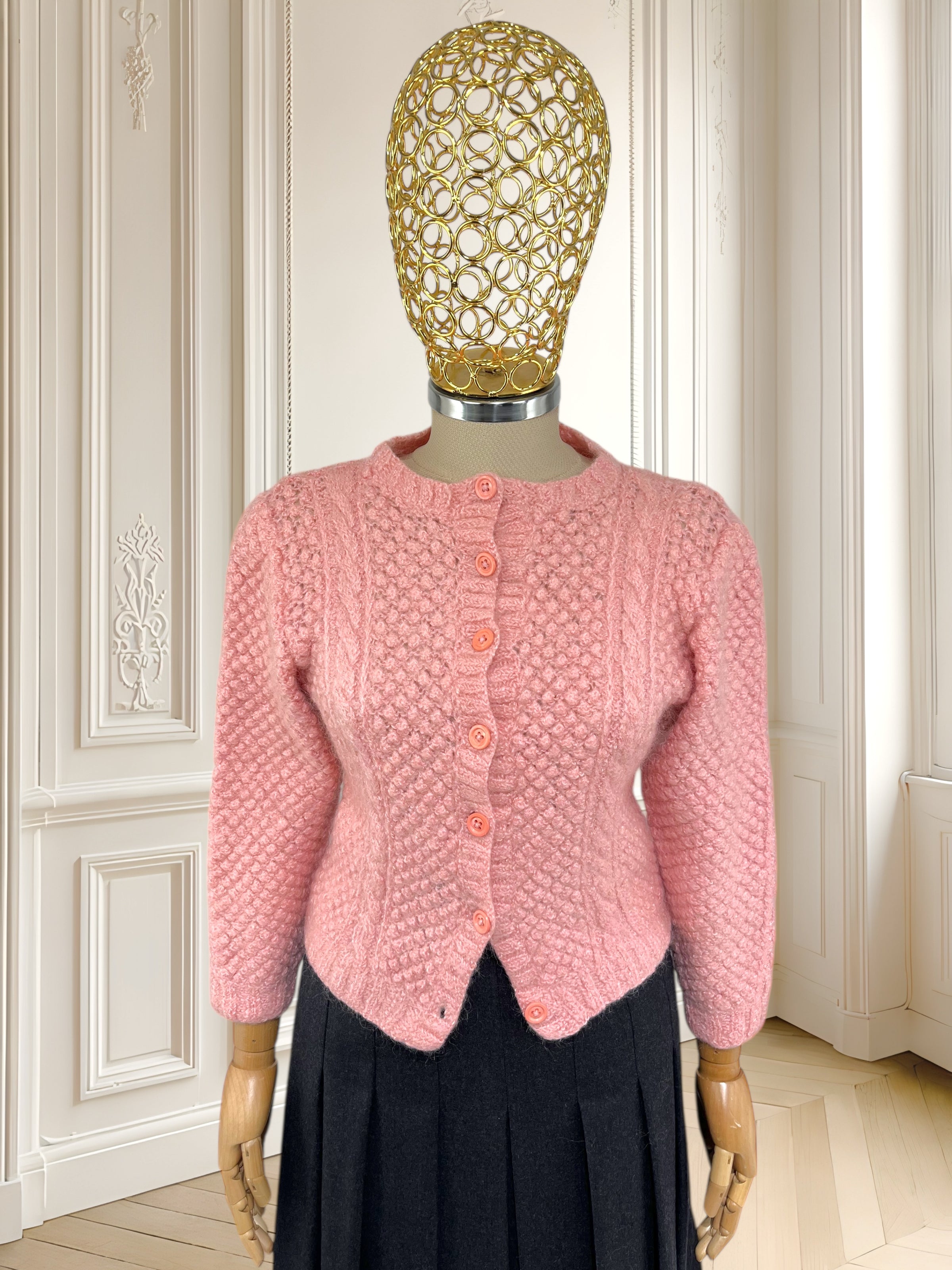 Cardigan lucrat manual din lână mărimea S