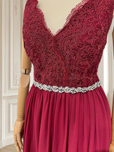 Încarcă imaginea în vizualizatorul Galerie, Rochie de seară cu talie accentuată mărimea S
