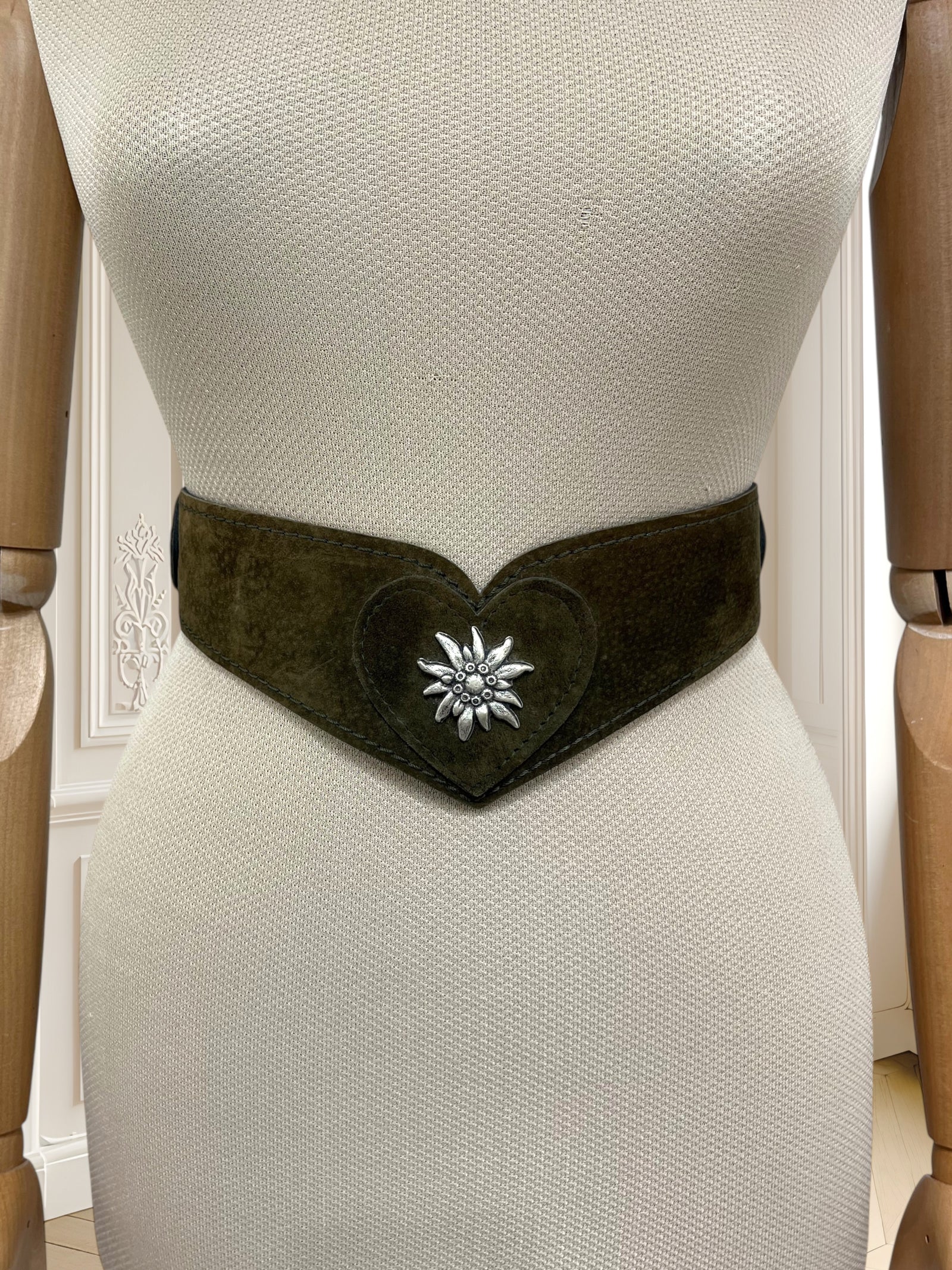 Centură vintage din piele întoarsă