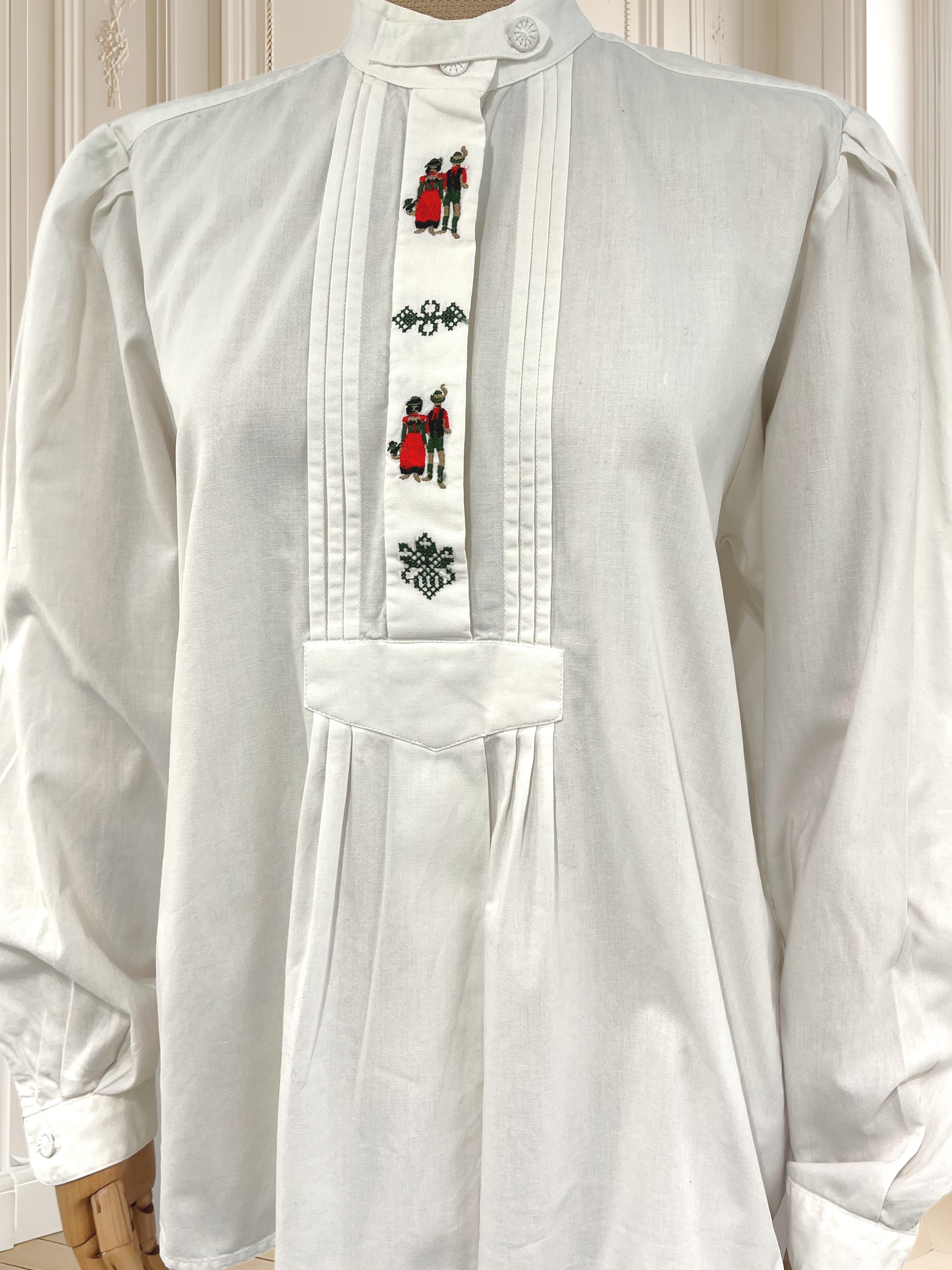 Cămașă vintage din bumbac cu detalii brodate potrivită pentru M/L
