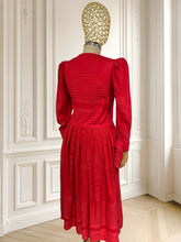 Încarcă imaginea în vizualizatorul Galerie, Rochie vintage din mătase și lână pură mărimea S
