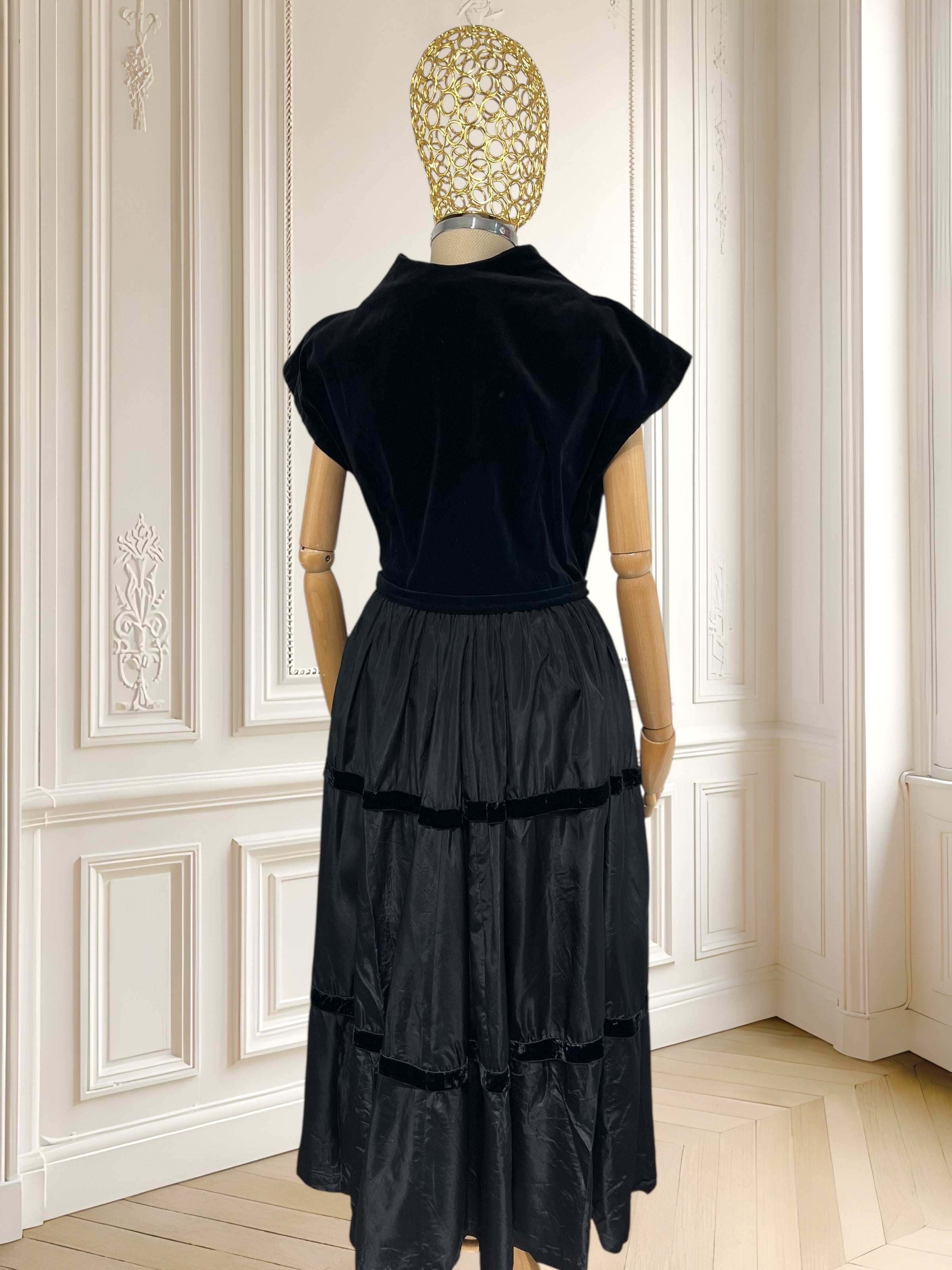 Rochie vintage lucrată manual mărimea M