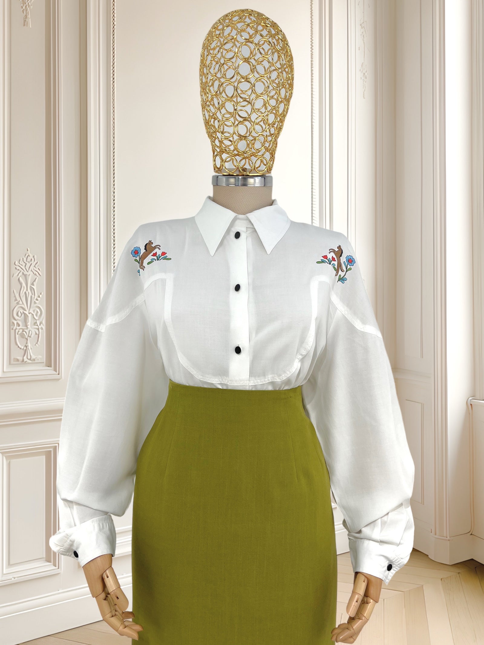 Cămașă vintage cu detalii brodate potrivită pentru L/XL