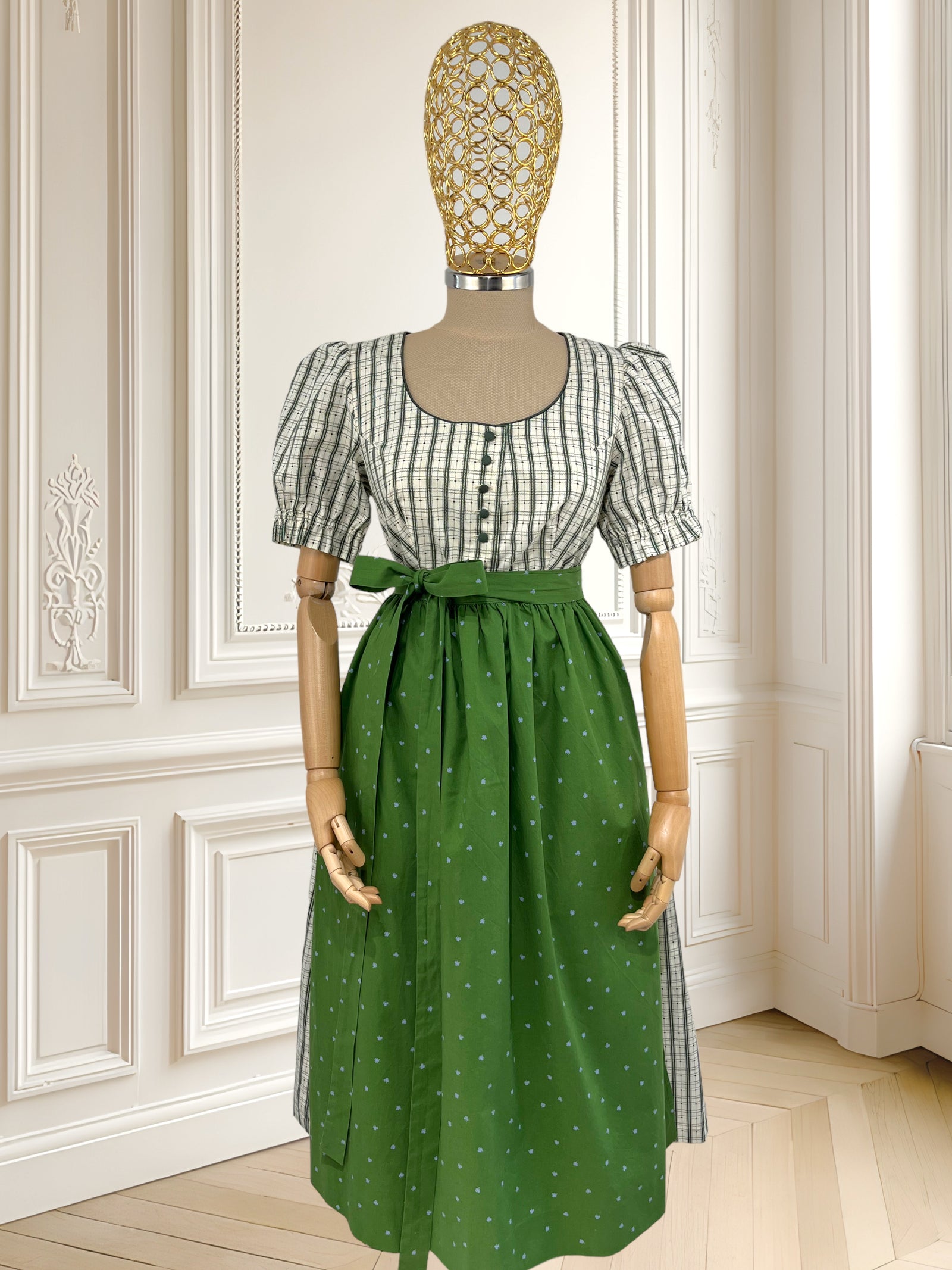 Rochie vintage lucrată manual mărimea M