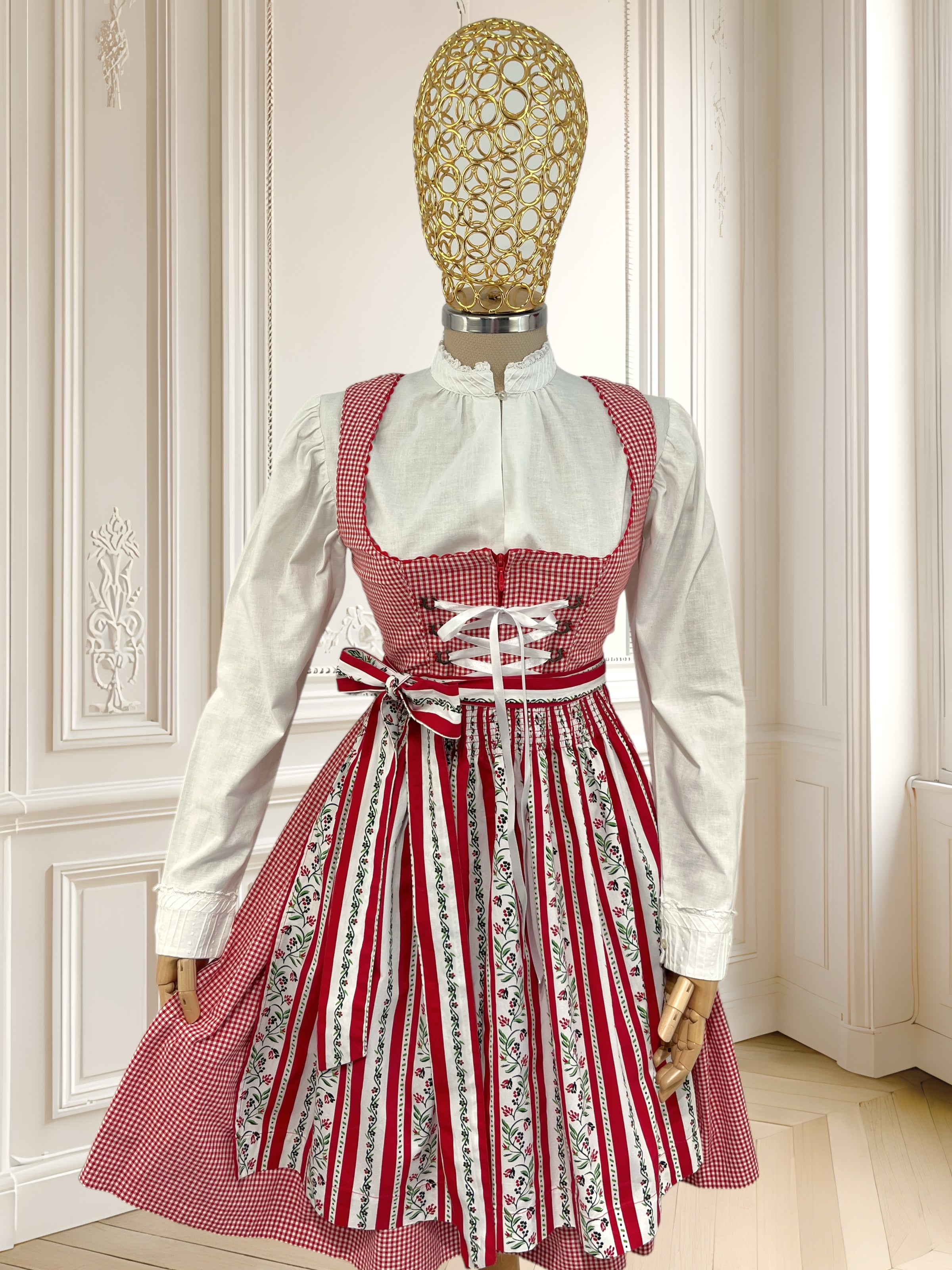 Rochie bavareză mărimea XS