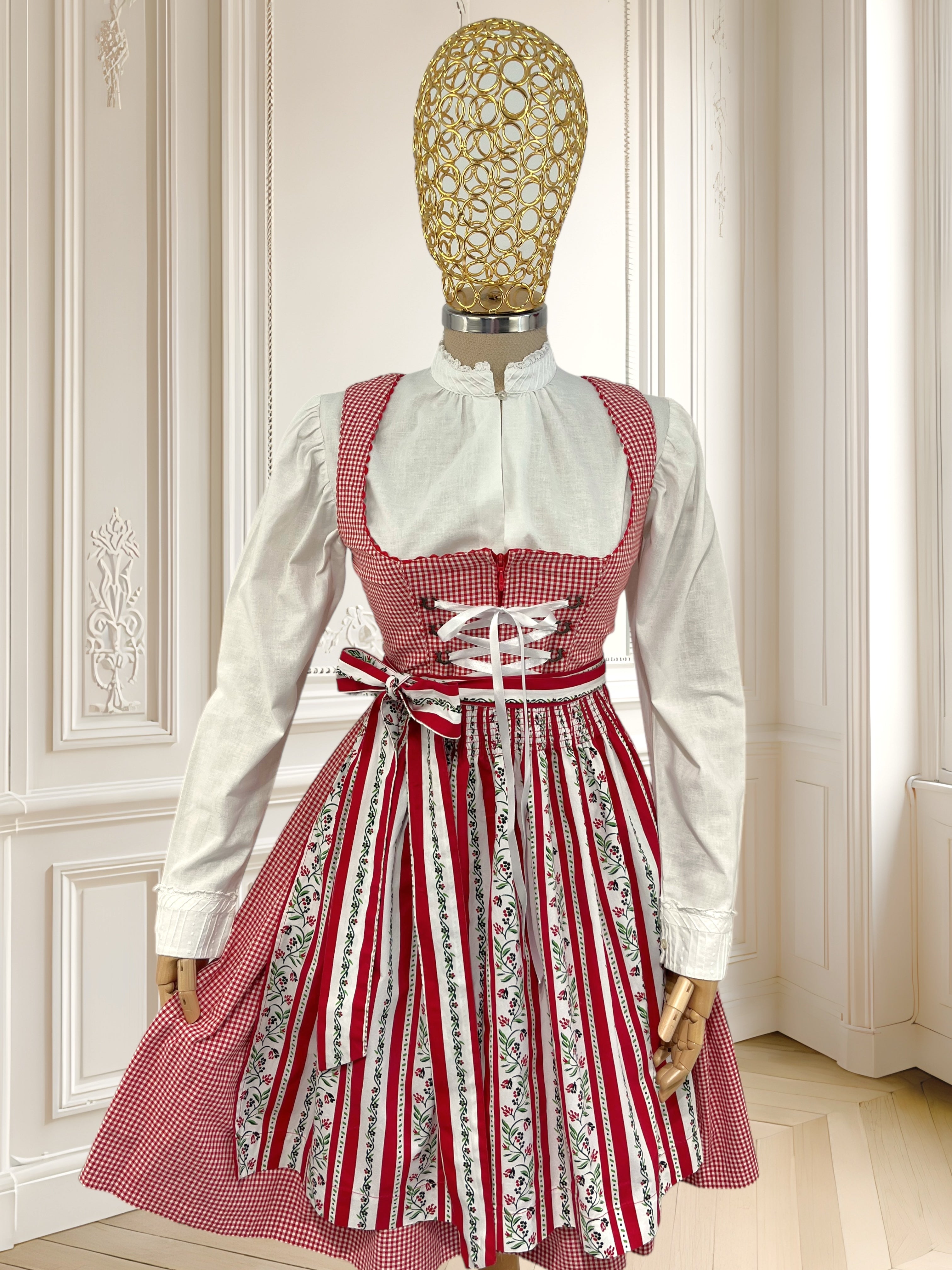 Rochie bavareză mărimea XS