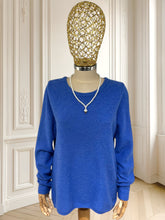 Încarcă imaginea în vizualizatorul Galerie, Bluză albastră din cașmir mărimea L
