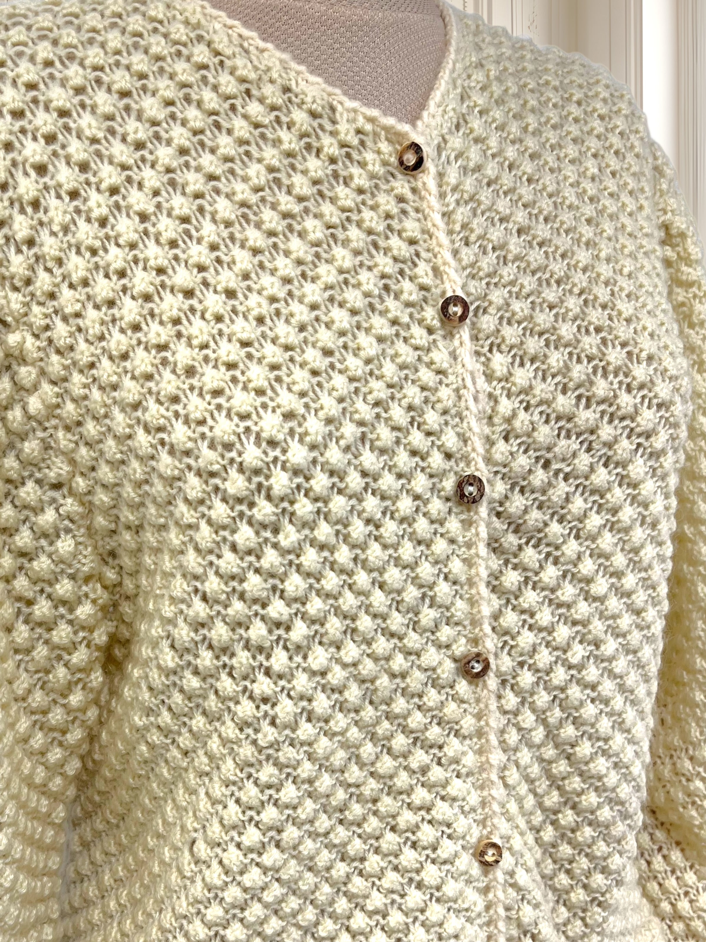 Cardigan vintage lucrat manual mărimea M