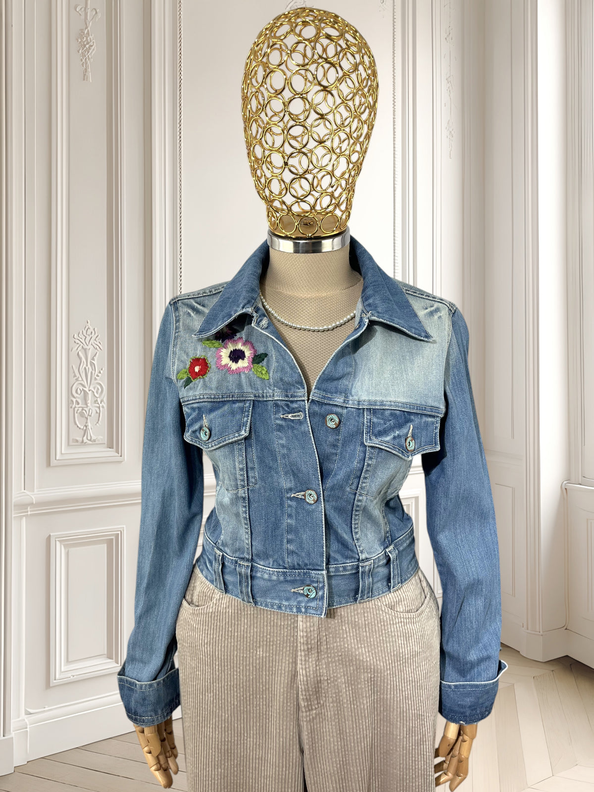 Jachetă din denim cu flori brodate mărimea S