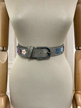 Încarcă imaginea în vizualizatorul Galerie, Curea vintage din piele
