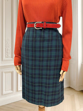 Încarcă imaginea în vizualizatorul Galerie, Fustă vintage din lână pură mărimea L
