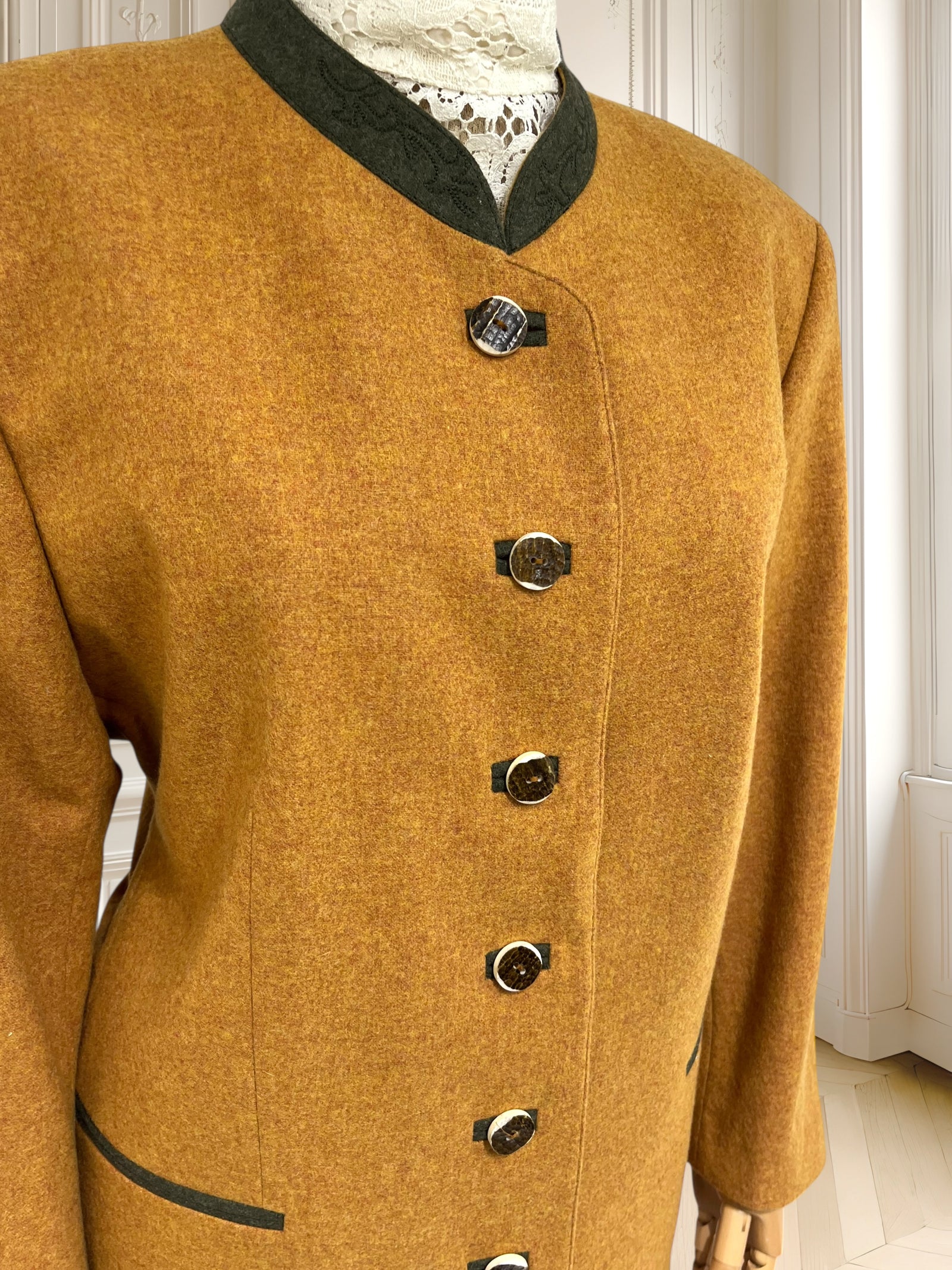 Sacou vintage din lână pură mărimea XL