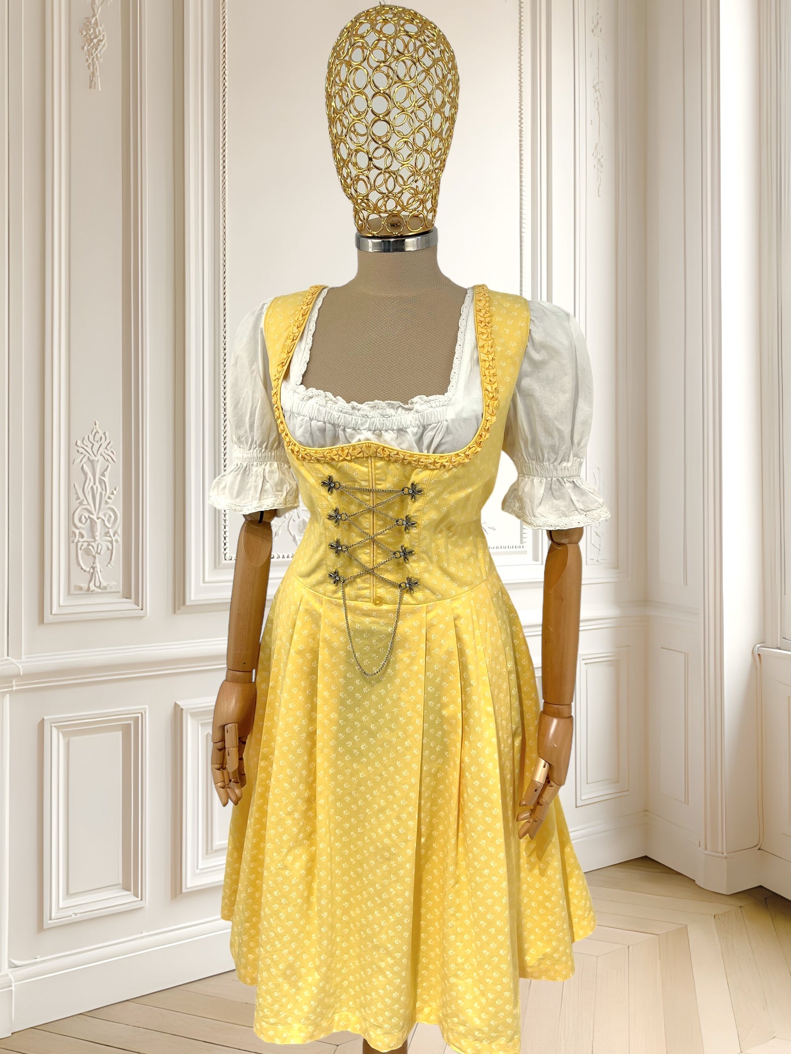 Rochie bavareză galbenă potrivită pentru M/L