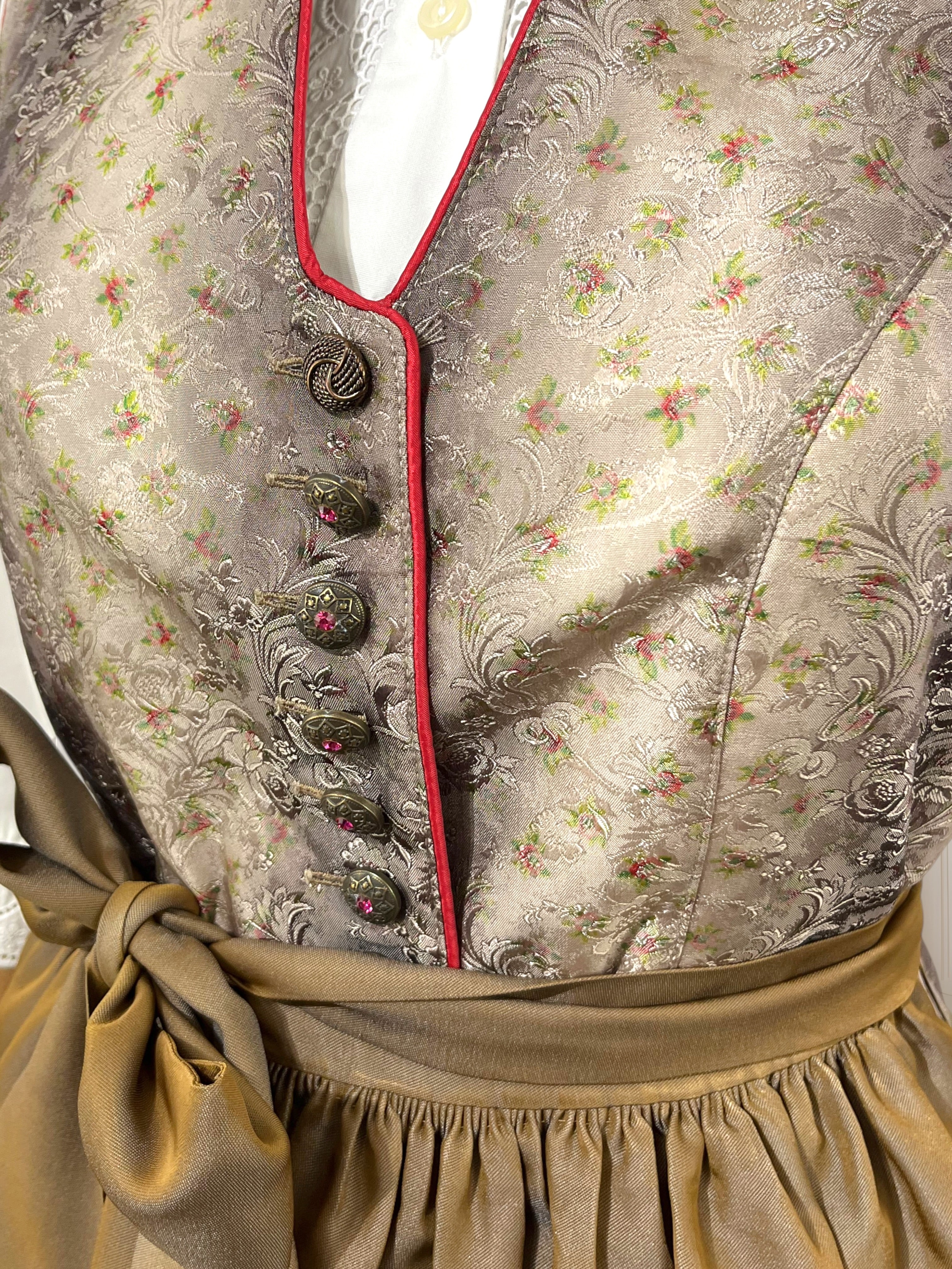 Rochie bavareză arămie mărimea M