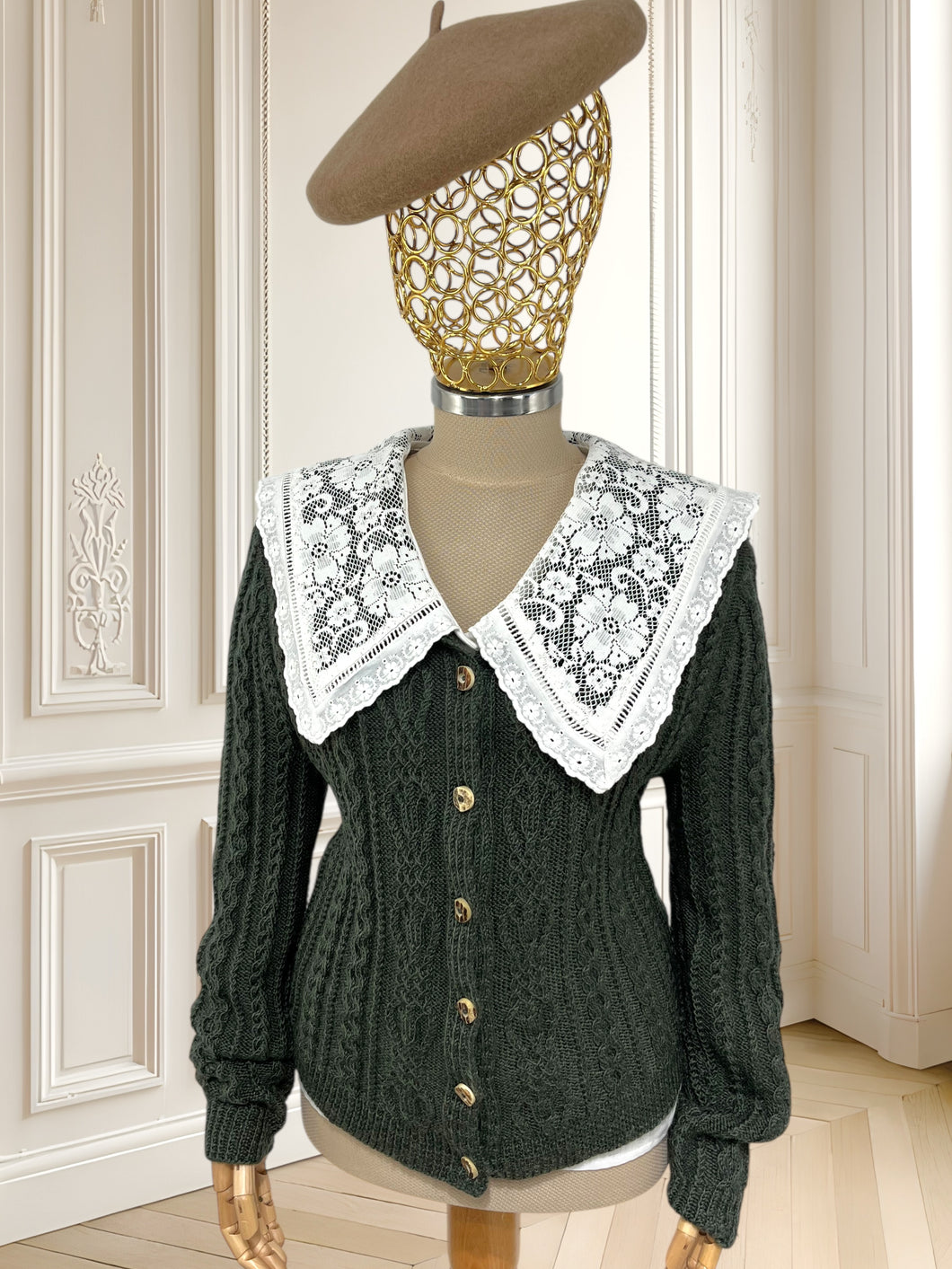 Cardigan lucrat manual din lână mărimea M