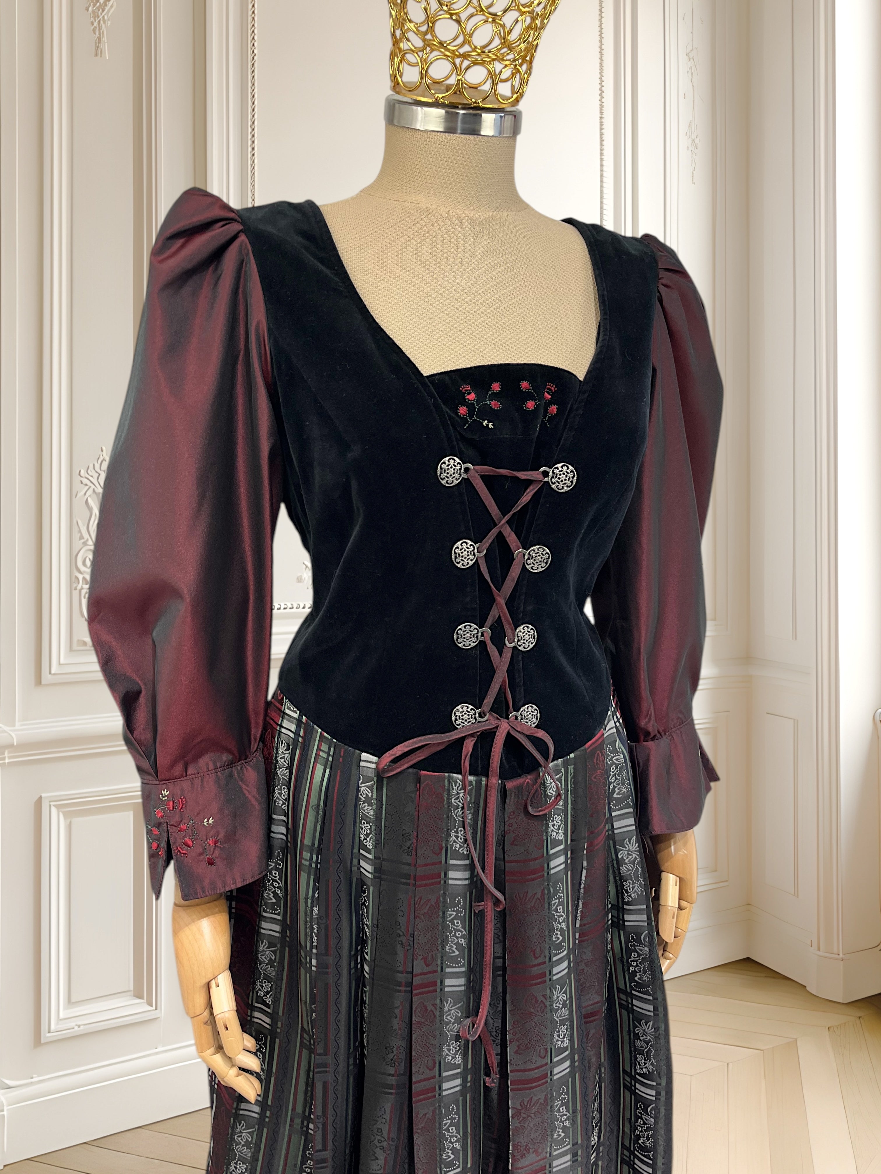 Rochie vintage cu inserție de catifea potrivită pentru M/L