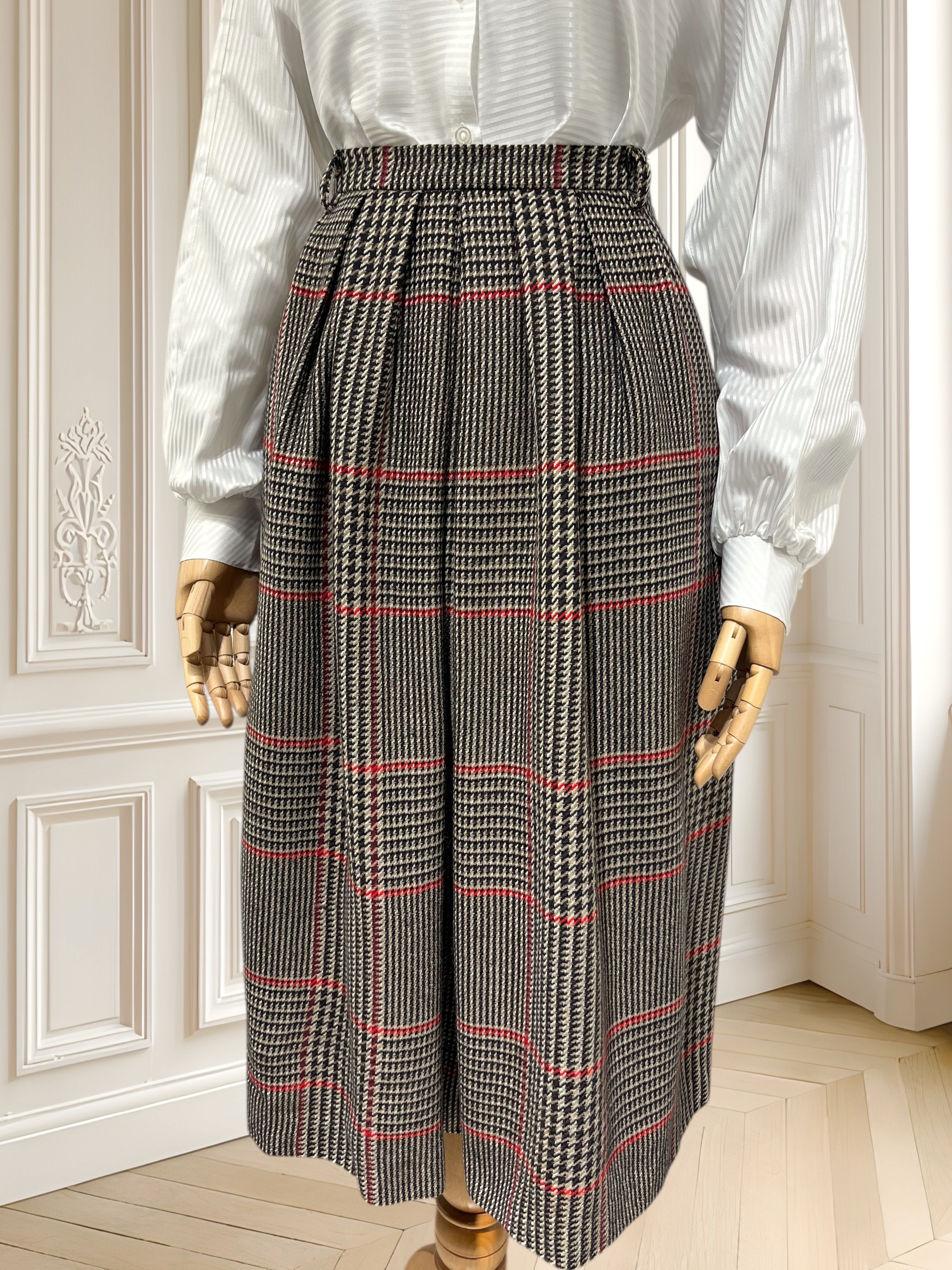 Fustă vintage din lână pură mărimea M