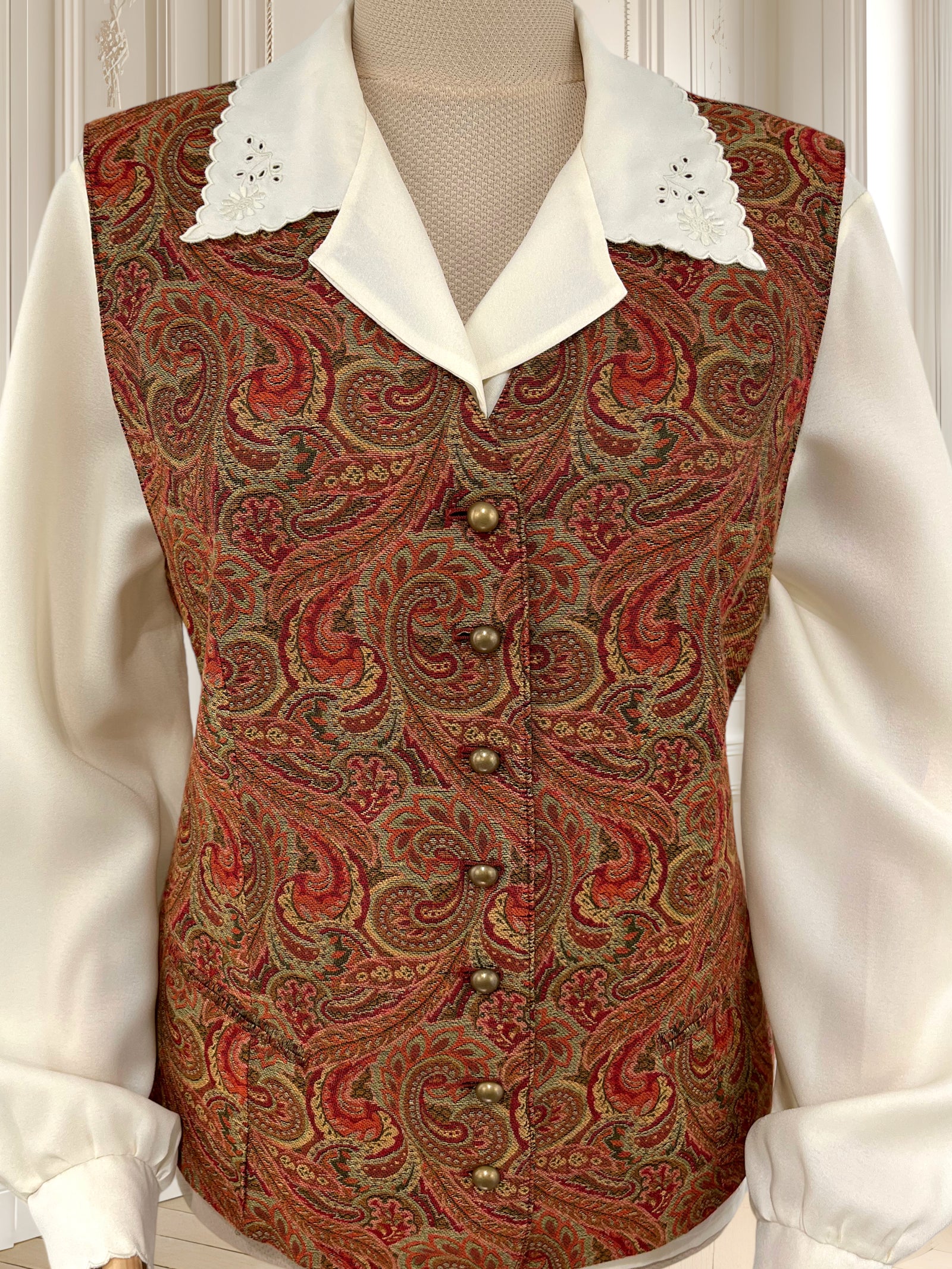 Vestă vintage din brocart mărimea M