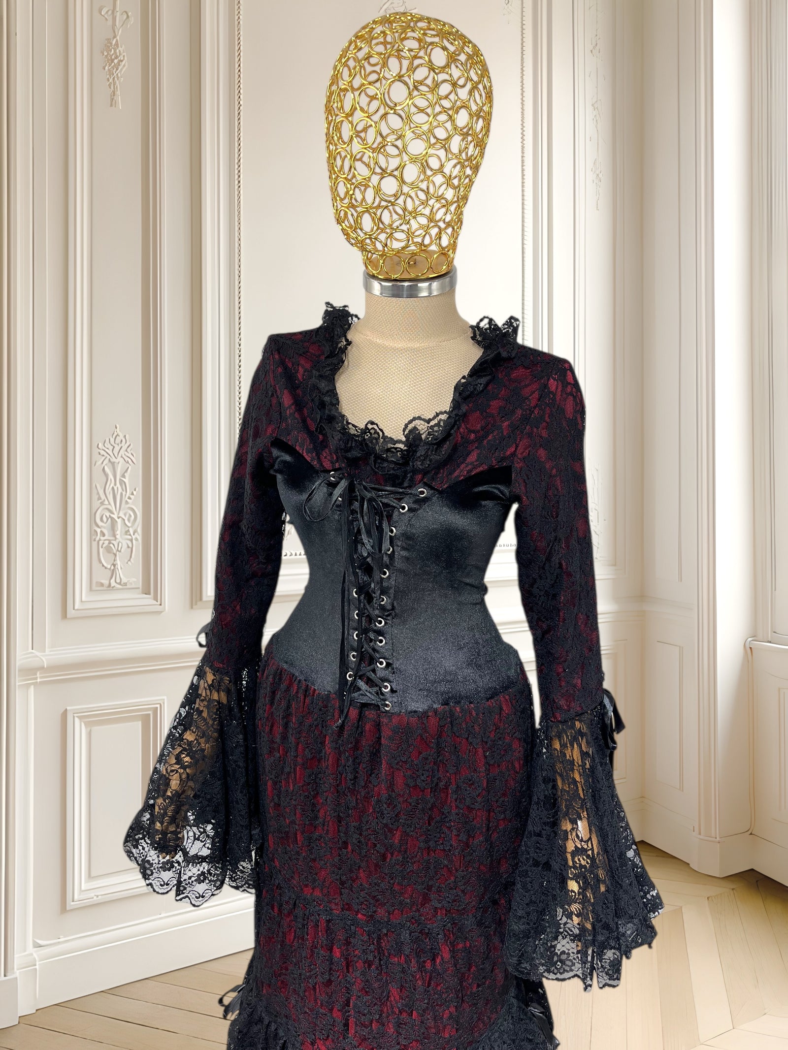 Rochie din dantelă cu corset potrivită pentru S/M