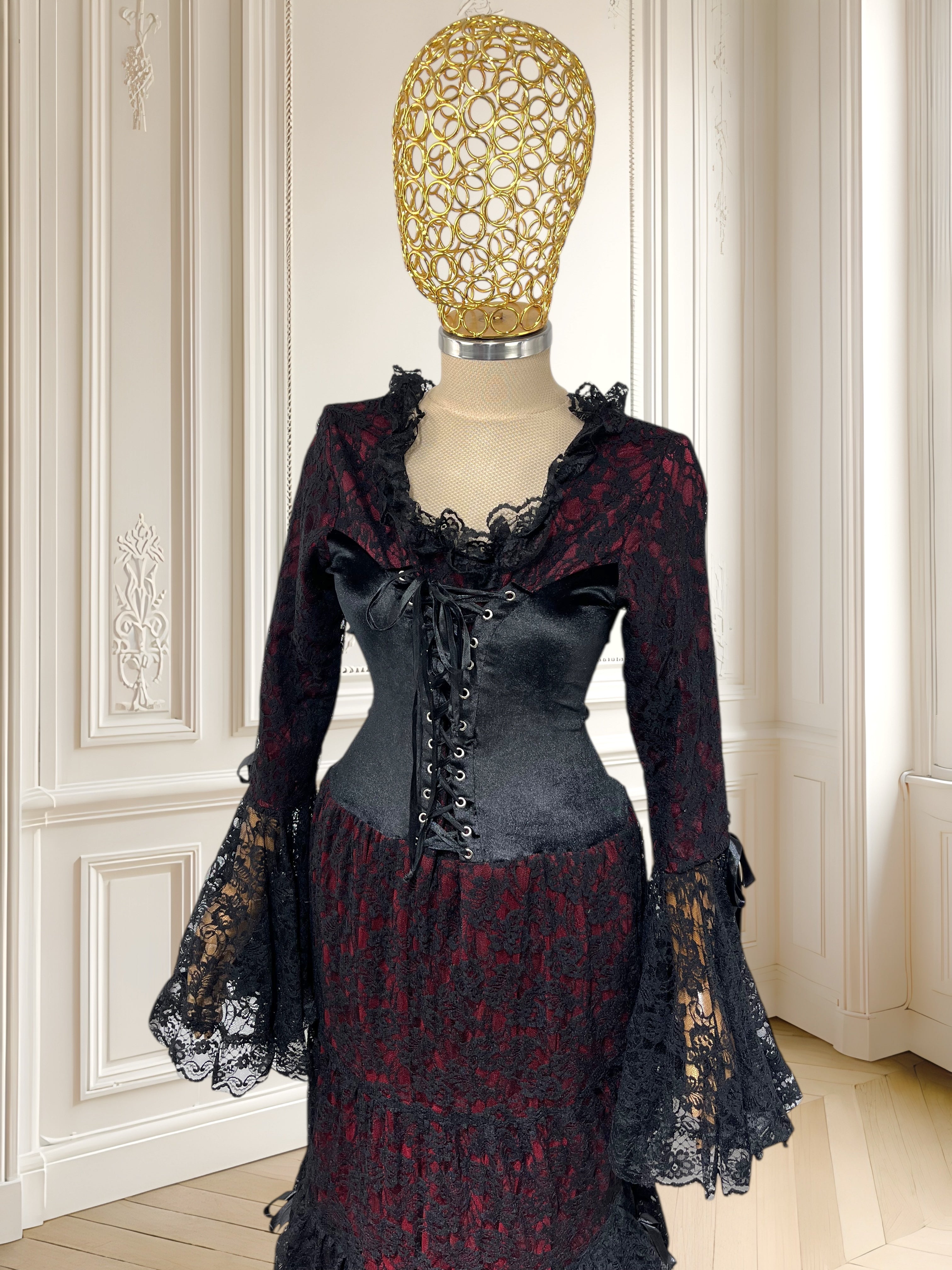 Rochie din dantelă cu corset potrivită pentru S/M
