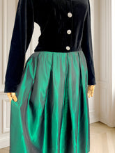 Încarcă imaginea în vizualizatorul Galerie, Rochie vintage elegantă mărimea M
