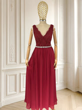 Încarcă imaginea în vizualizatorul Galerie, Rochie de seară cu talie accentuată mărimea S
