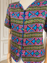 Încarcă imaginea în vizualizatorul Galerie, Cămașă multicoloră din mătase potrivită pentru M/L
