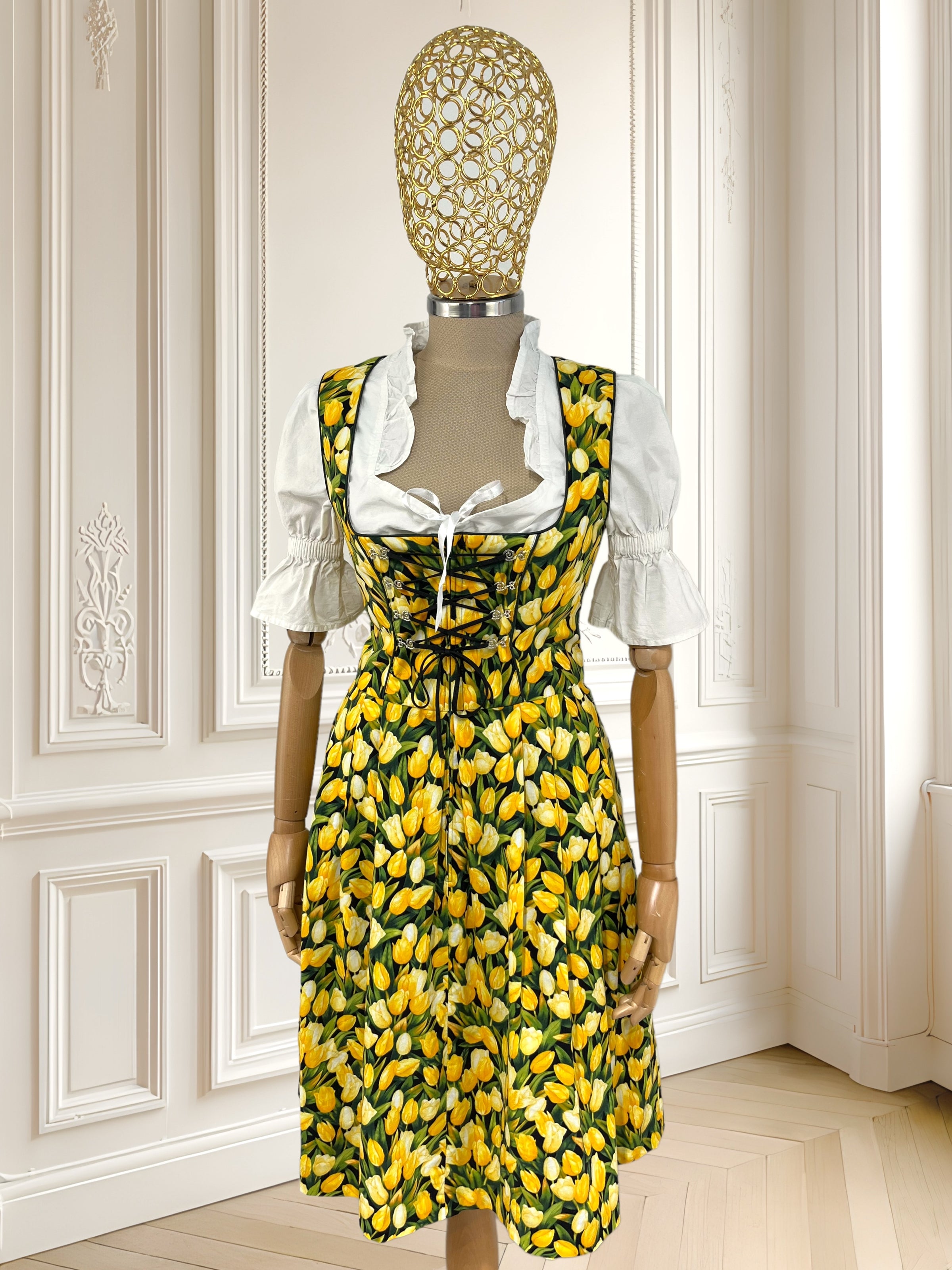 Rochie bavareză cu print floral mărimea S