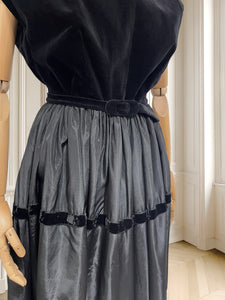 Rochie vintage lucrată manual mărimea M