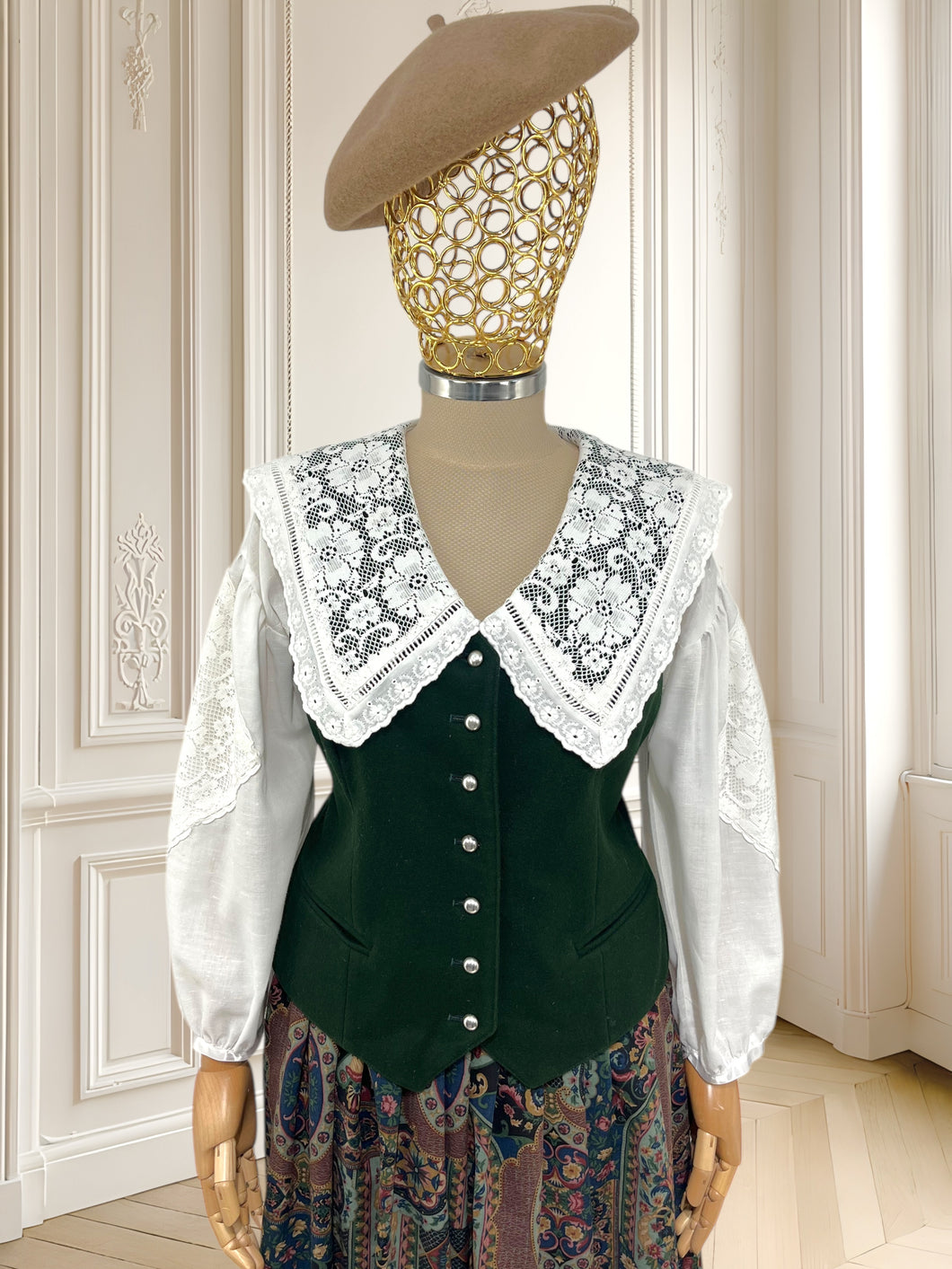 Vestă vintage din lână cu nasturi metalici mărimea L