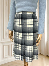 Încarcă imaginea în vizualizatorul Galerie, Fustă vintage din lână mărimea XS
