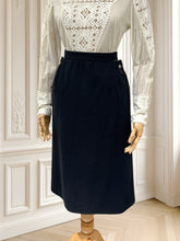 Încarcă imaginea în vizualizatorul Galerie, Fustă vintage din lână pură mărimea L
