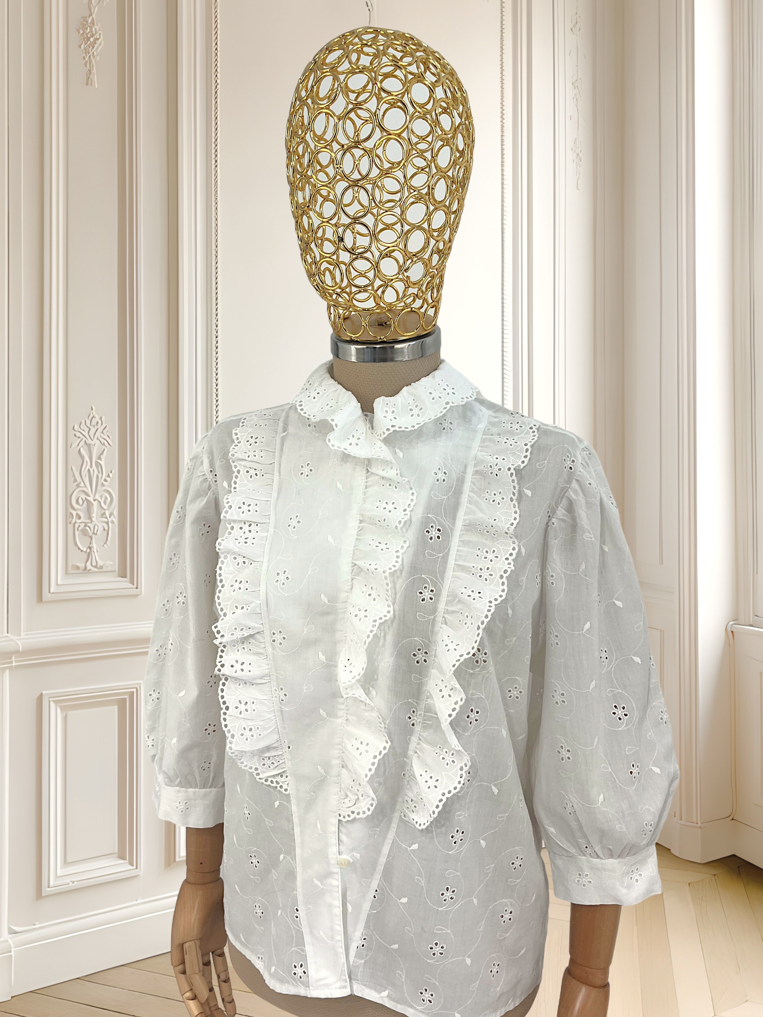 Cămașă albă cu broderie mărimea M
