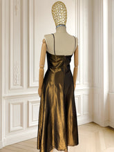 Încarcă imaginea în vizualizatorul Galerie, Rochie maronie sidefată mărimea S
