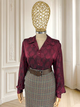 Încarcă imaginea în vizualizatorul Galerie, Cămașă vișinie din cupro mărimea L
