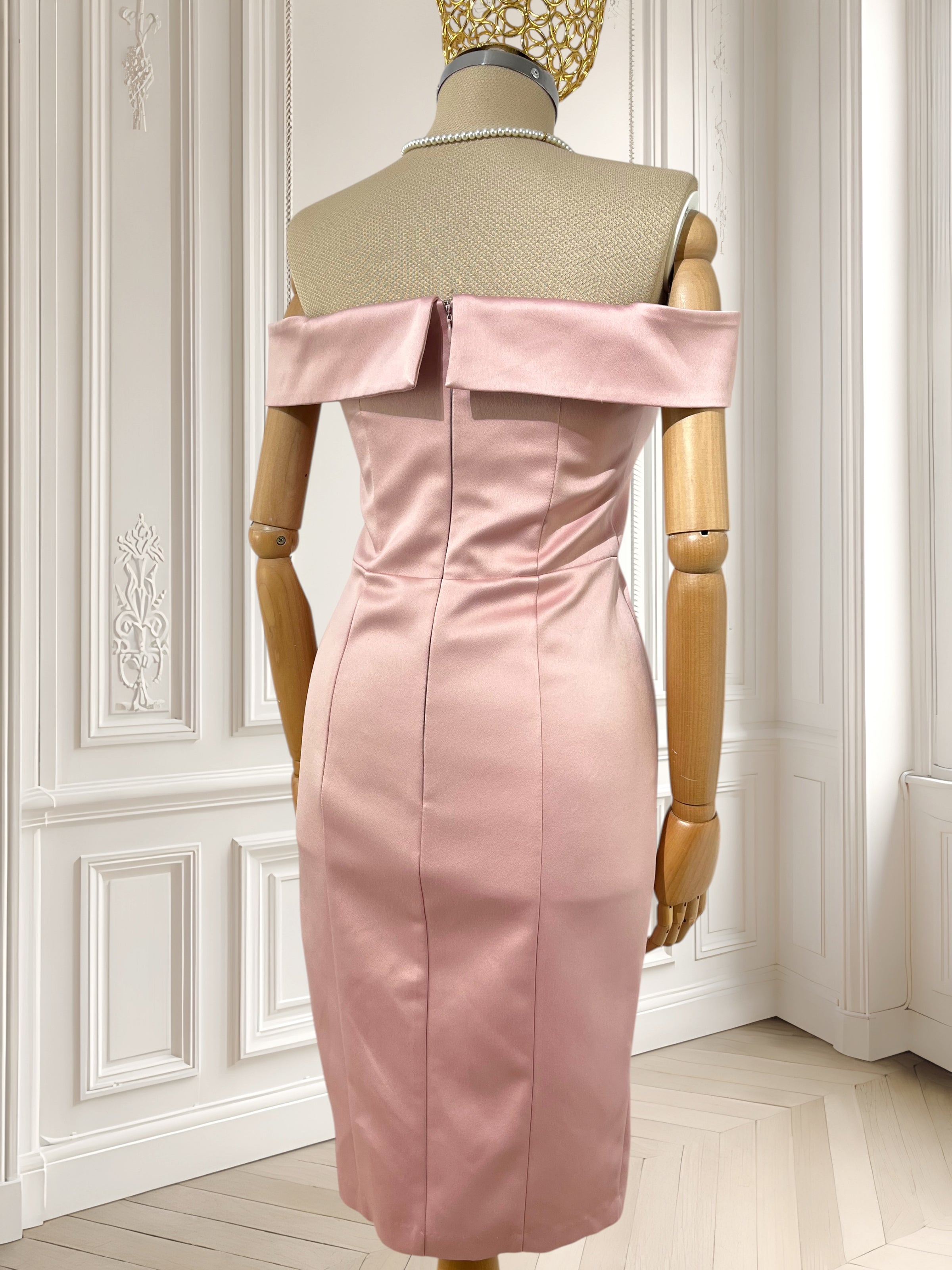 Rochie satinată roz pudrat mărimea S