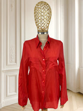 Încarcă imaginea în vizualizatorul Galerie, Cămașă roșie din amestec de mătase mărimea M
