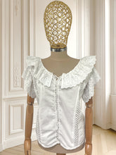 Încarcă imaginea în vizualizatorul Galerie, Cămașă albă din bumbac cu broderie mărimea L
